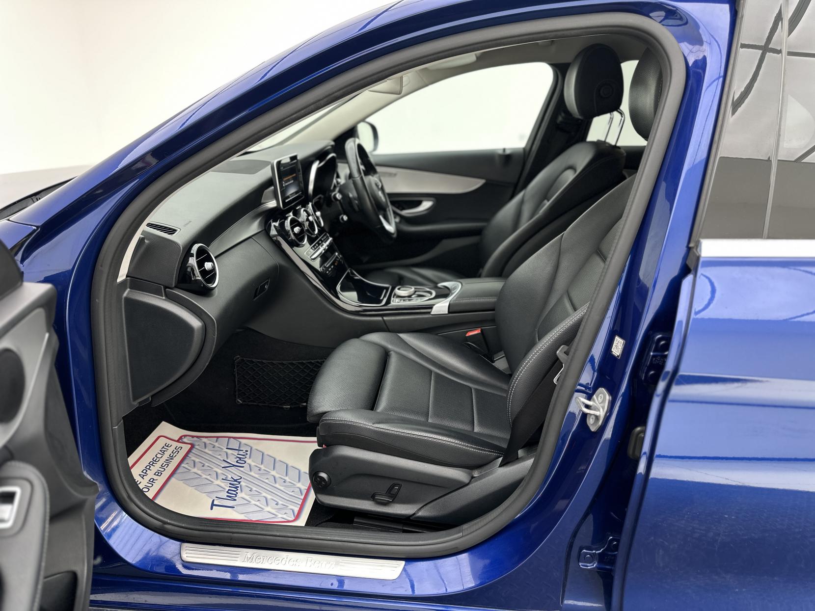 Mercedes-Benz C Class 2.0 C200 Sport Saloon 4dr Petrol G-Tronic+ Euro 6 (s/s) (184 ps)