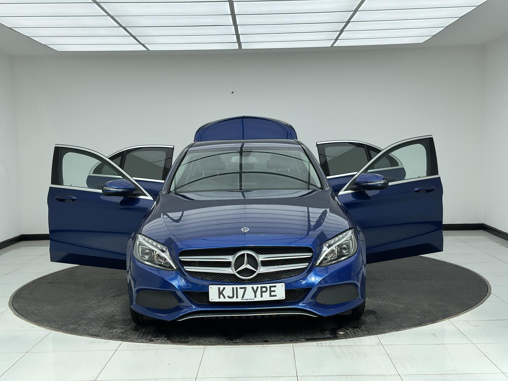 Mercedes-Benz C Class 2.0 C200 Sport Saloon 4dr Petrol G-Tronic+ Euro 6 (s/s) (184 ps)