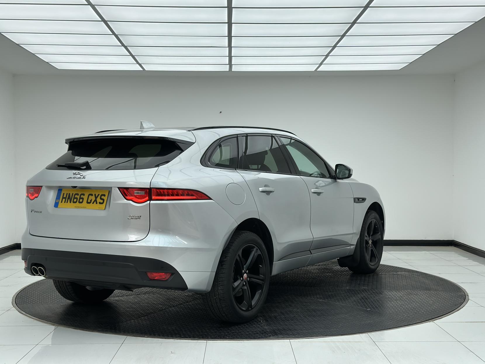 Jaguar F-PACE 2.0 D180 R-Sport SUV 5dr Diesel Auto AWD Euro 6 (s/s) (180 ps)