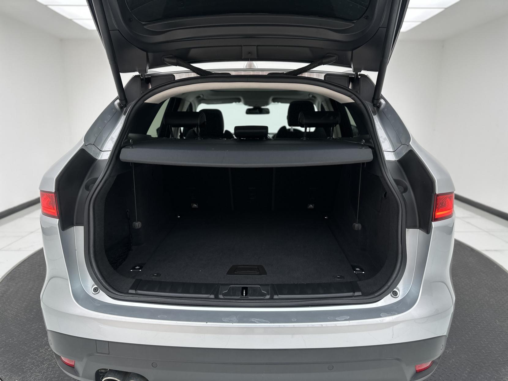 Jaguar F-PACE 2.0 D180 R-Sport SUV 5dr Diesel Auto AWD Euro 6 (s/s) (180 ps)