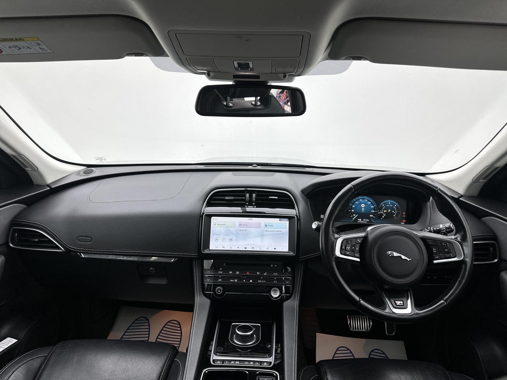 Jaguar F-PACE 2.0 D180 R-Sport SUV 5dr Diesel Auto AWD Euro 6 (s/s) (180 ps)