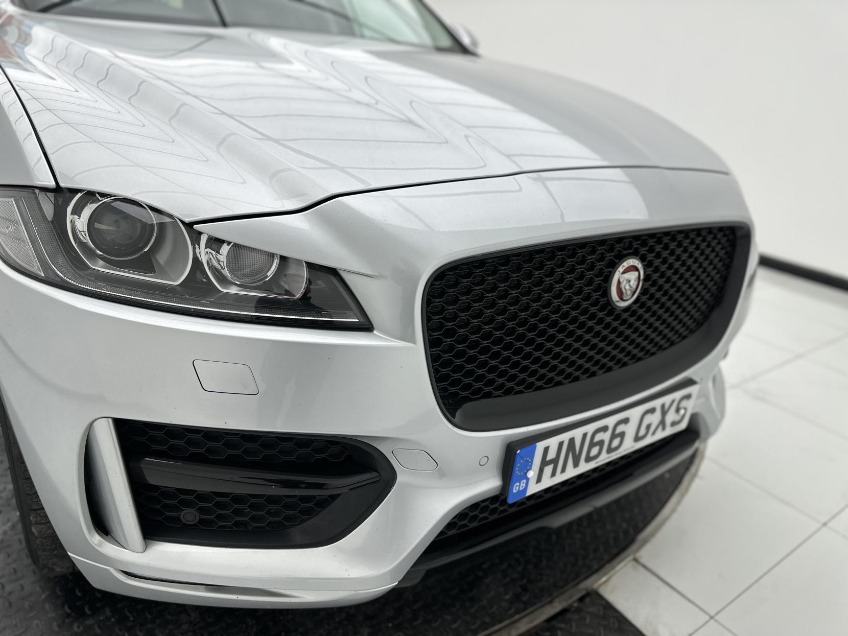 Jaguar F-PACE 2.0 D180 R-Sport SUV 5dr Diesel Auto AWD Euro 6 (s/s) (180 ps)