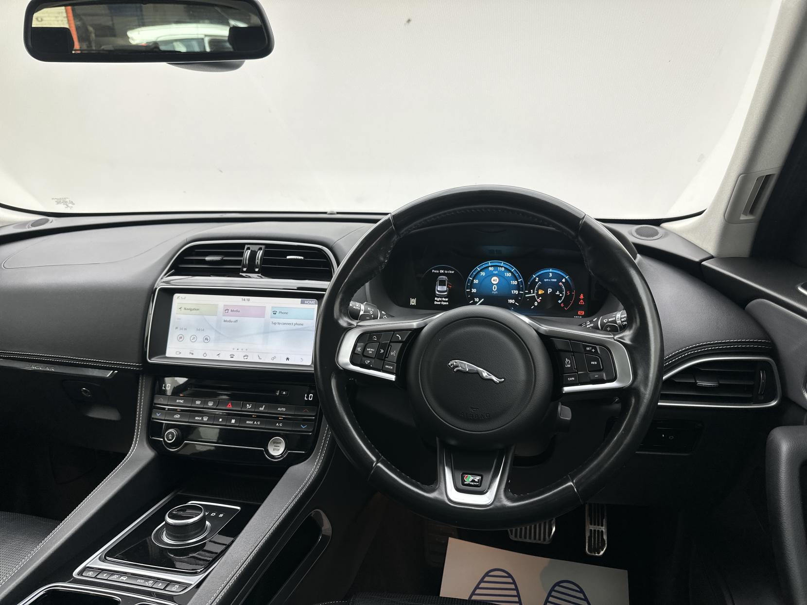 Jaguar F-PACE 2.0 D180 R-Sport SUV 5dr Diesel Auto AWD Euro 6 (s/s) (180 ps)