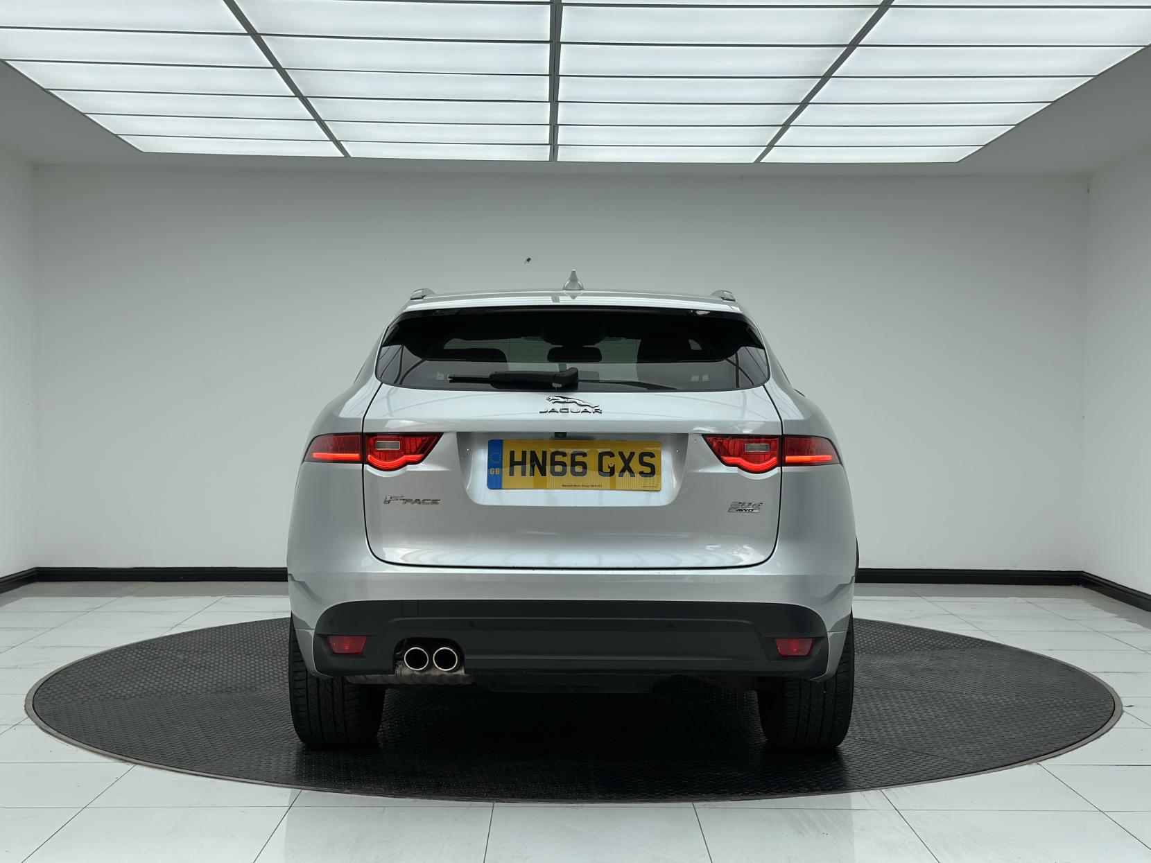 Jaguar F-PACE 2.0 D180 R-Sport SUV 5dr Diesel Auto AWD Euro 6 (s/s) (180 ps)