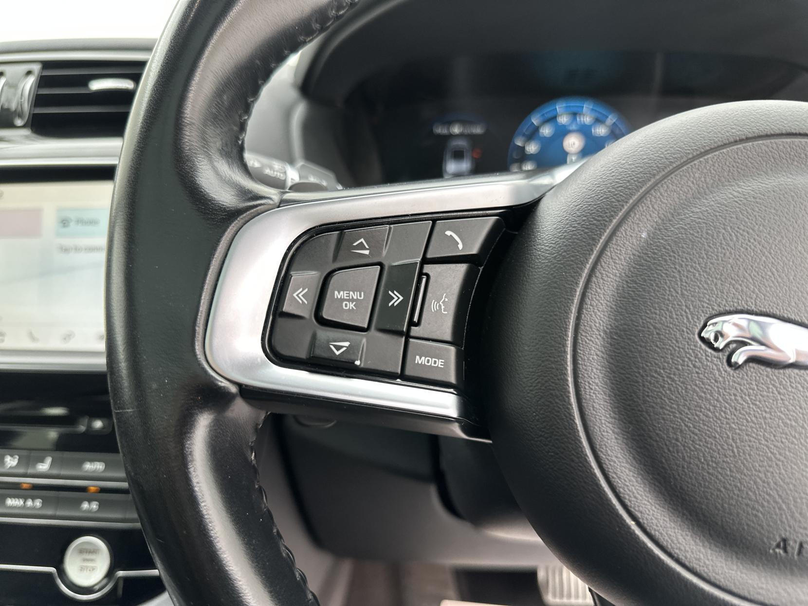 Jaguar F-PACE 2.0 D180 R-Sport SUV 5dr Diesel Auto AWD Euro 6 (s/s) (180 ps)