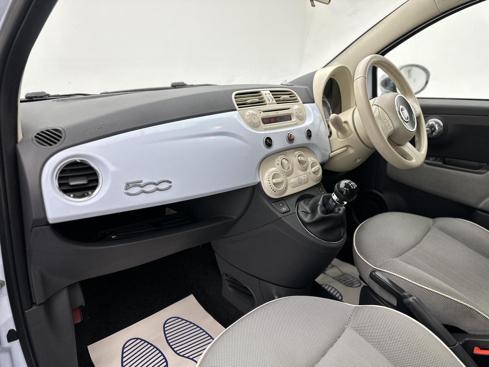 Fiat 500 1.2 Lounge Hatchback 3dr Petrol Manual Euro 4 (69 bhp)