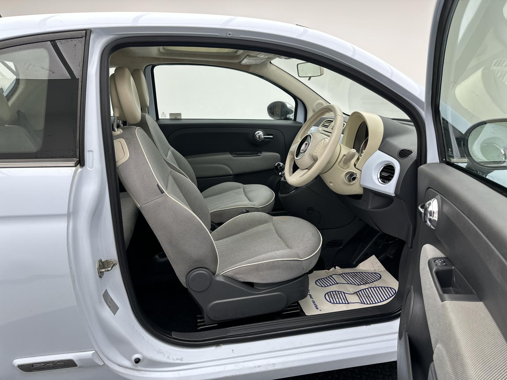 Fiat 500 1.2 Lounge Hatchback 3dr Petrol Manual Euro 4 (69 bhp)