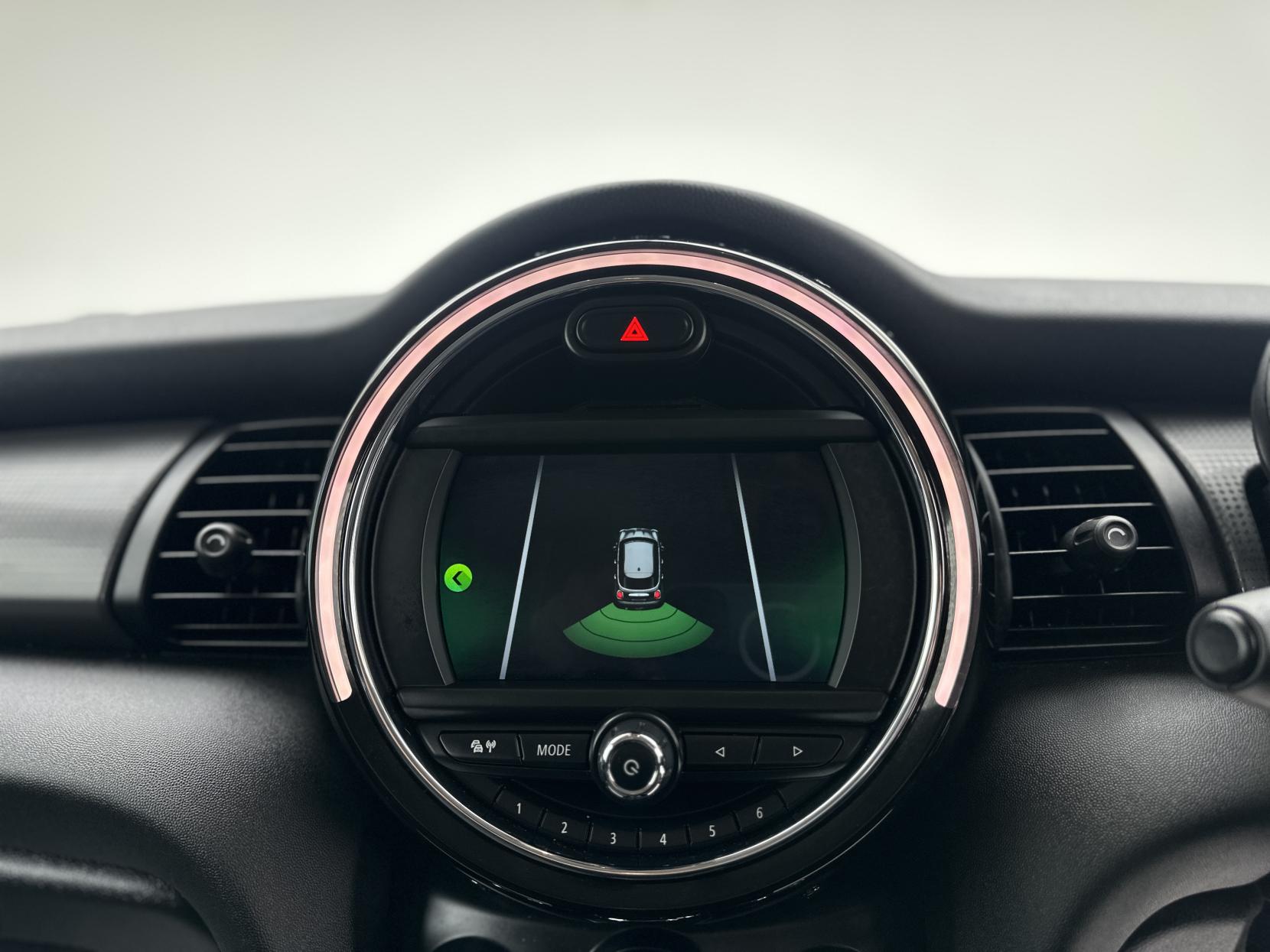 MINI Hatch 1.5 Cooper Classic Hatchback 5dr Petrol Steptronic Euro 6 (s/s) (136 ps)