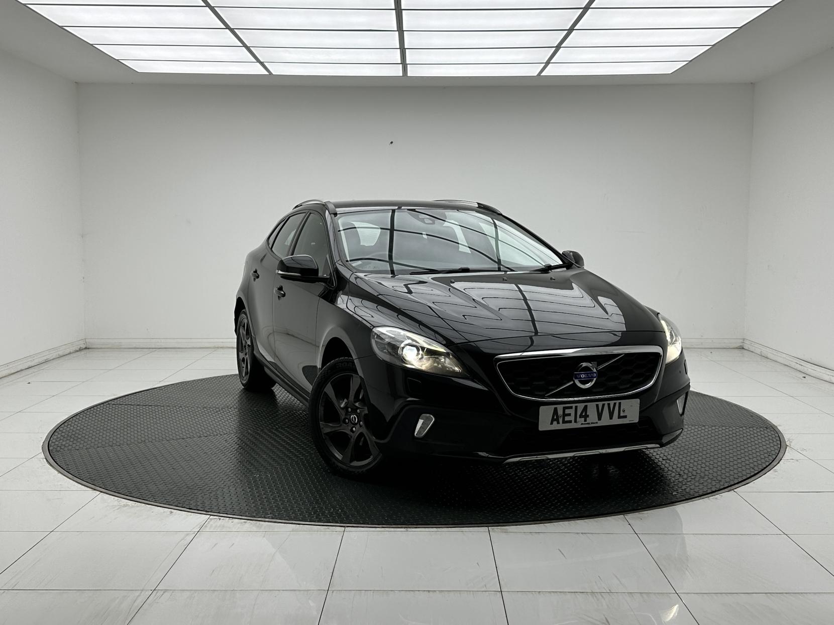 Volvo V40 Cross Country 1.6 D2 Lux Hatchback 5dr Diesel Powershift Euro 5 (s/s) (115 ps)