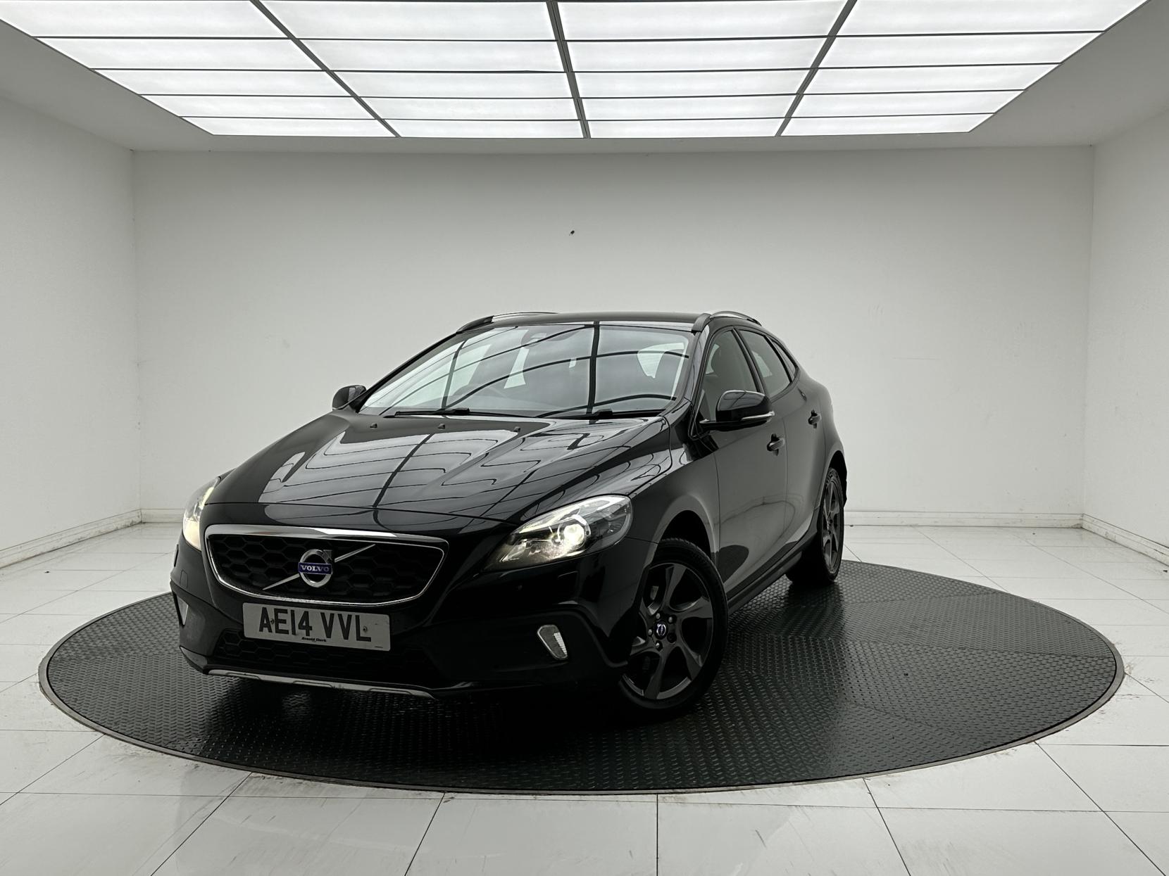 Volvo V40 Cross Country 1.6 D2 Lux Hatchback 5dr Diesel Powershift Euro 5 (s/s) (115 ps)