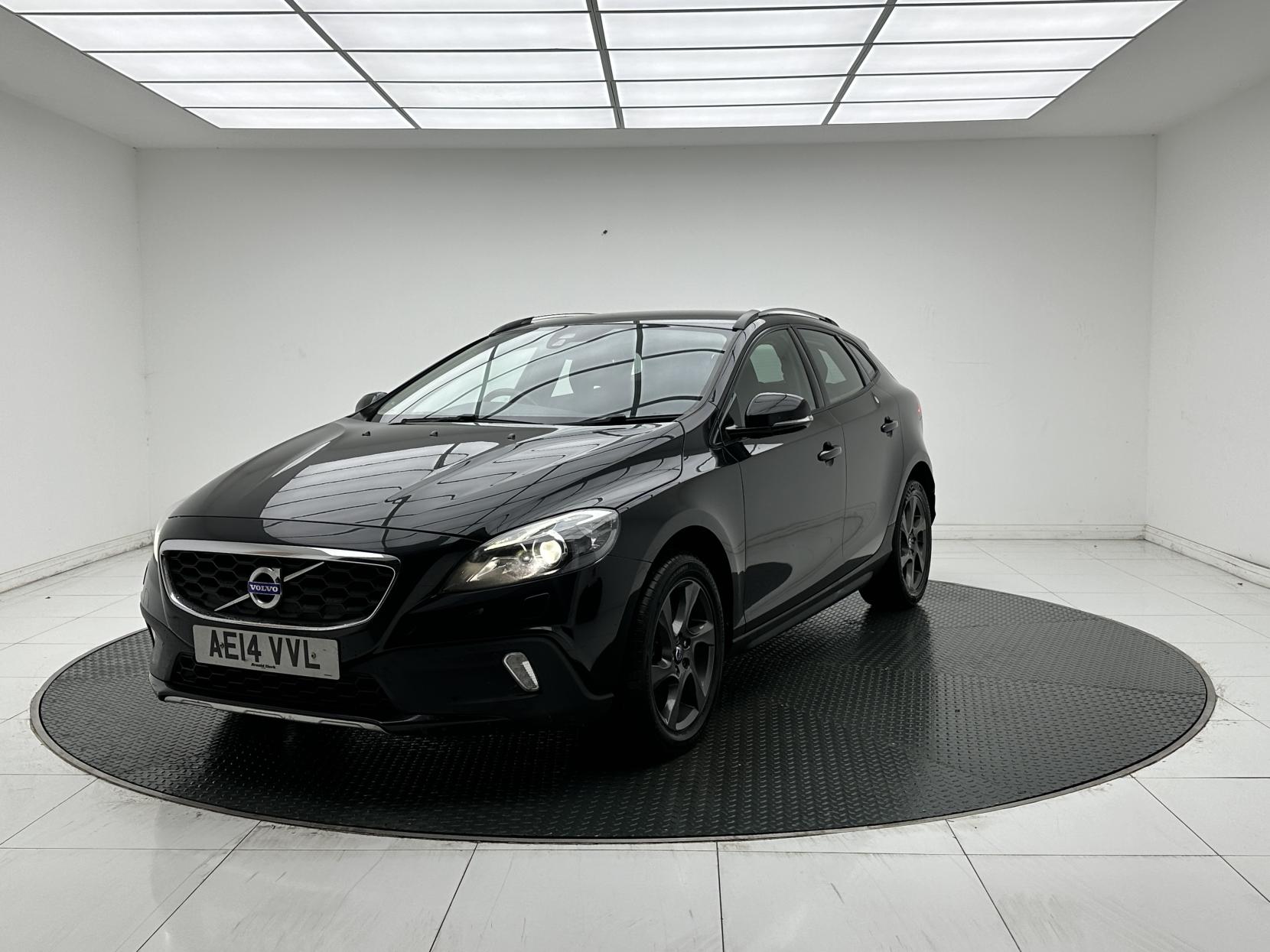 Volvo V40 Cross Country 1.6 D2 Lux Hatchback 5dr Diesel Powershift Euro 5 (s/s) (115 ps)