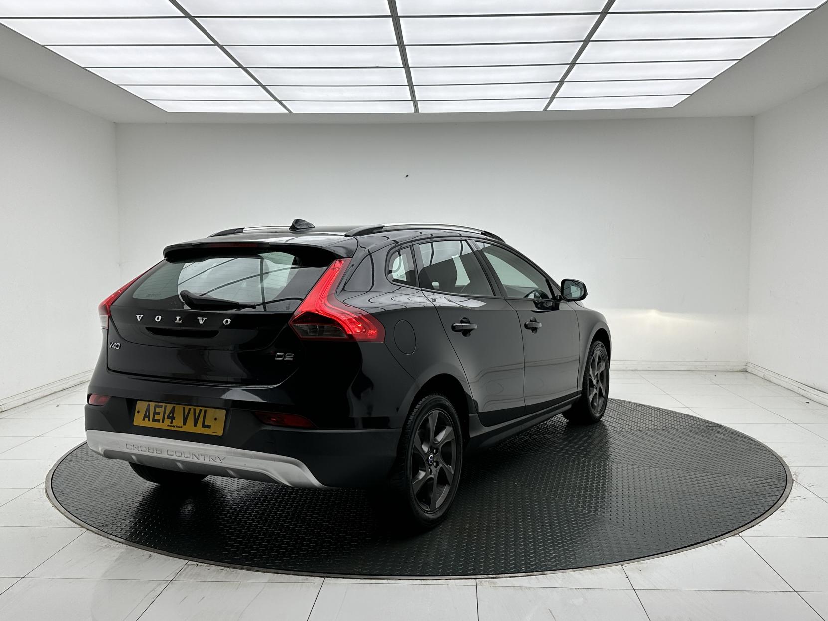 Volvo V40 Cross Country 1.6 D2 Lux Hatchback 5dr Diesel Powershift Euro 5 (s/s) (115 ps)