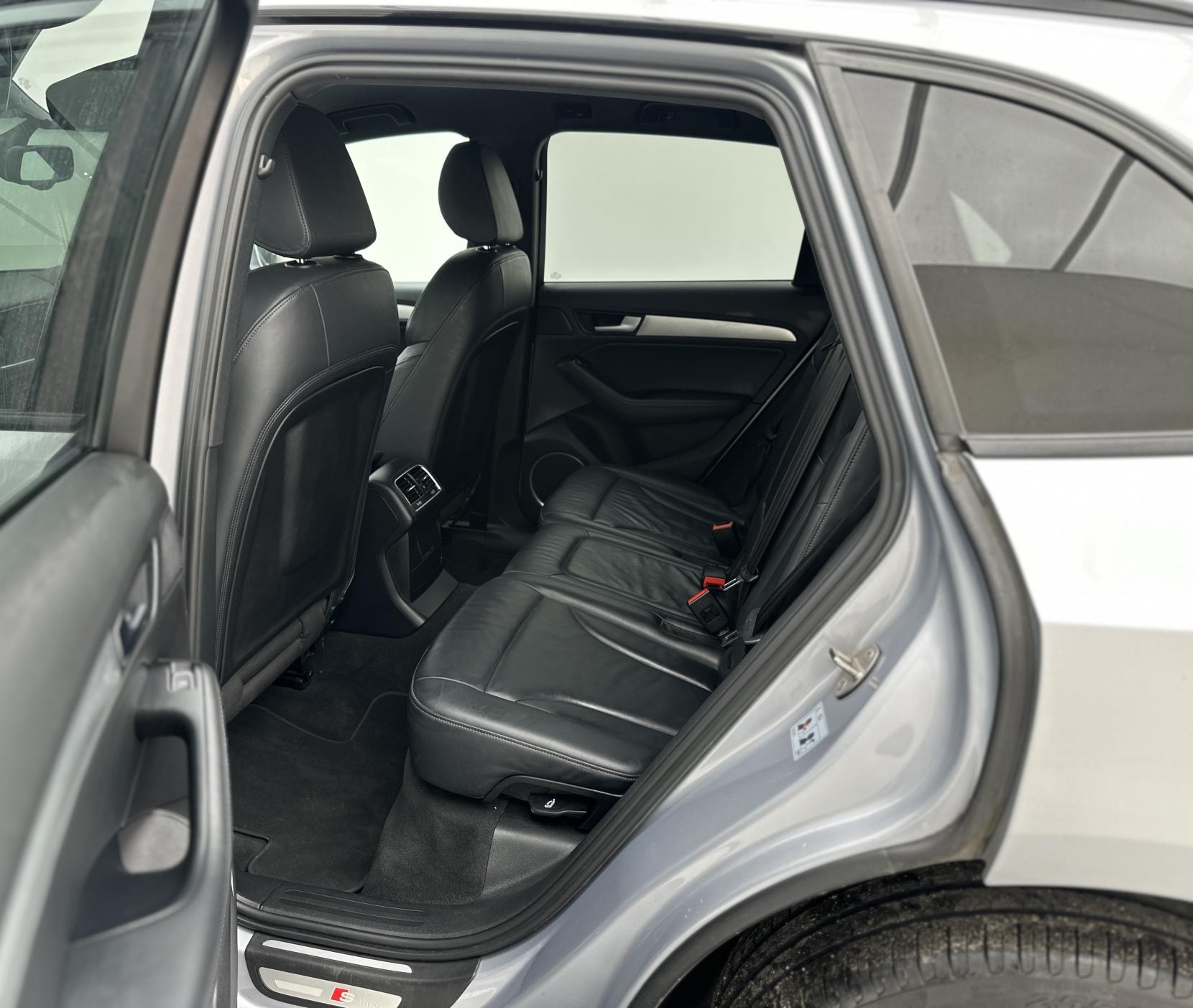Audi Q5 2.0 TDI S line Plus SUV 5dr Diesel S Tronic quattro Euro 5 (s/s) (177 ps)