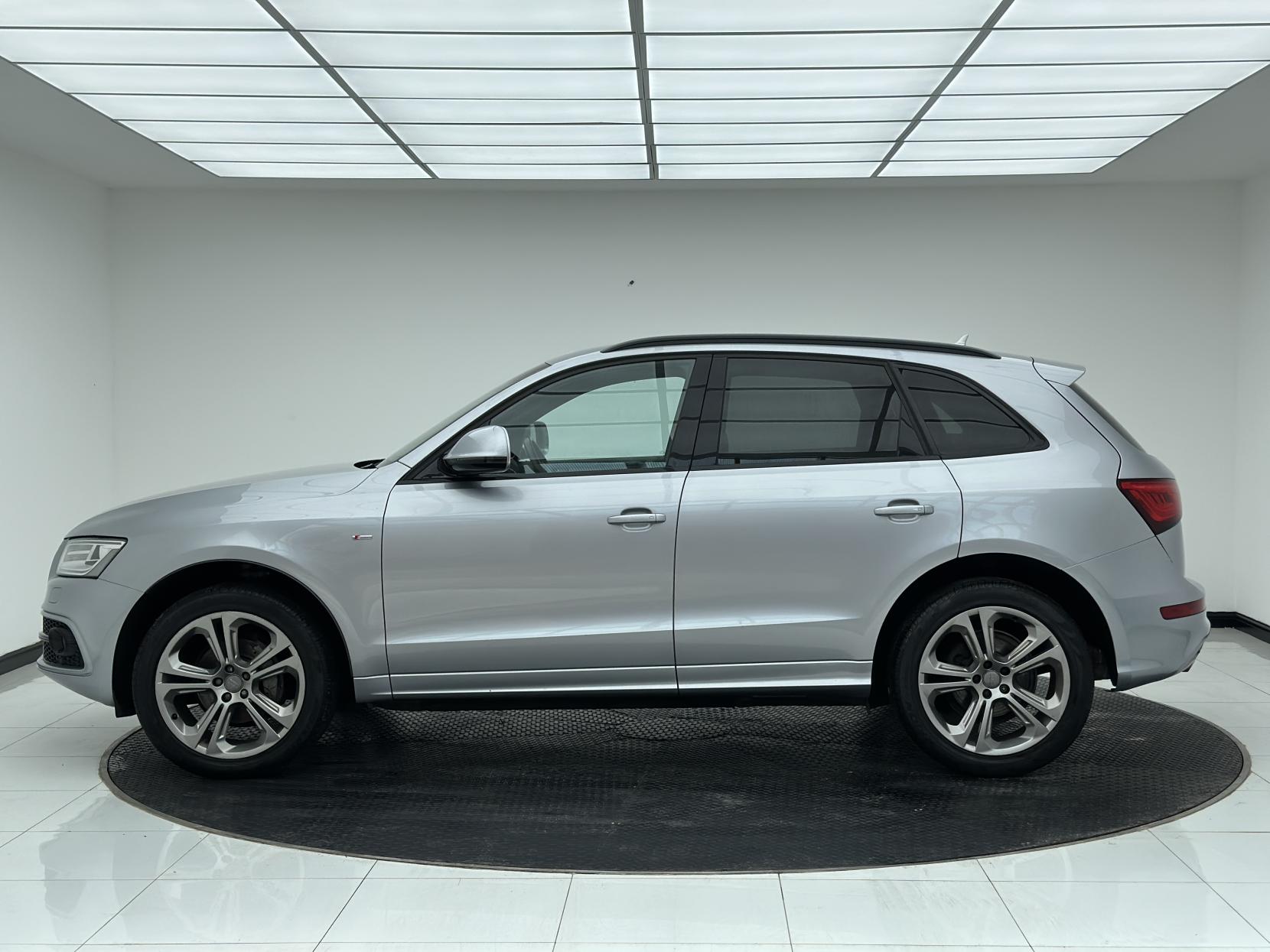 Audi Q5 2.0 TDI S line Plus SUV 5dr Diesel S Tronic quattro Euro 5 (s/s) (177 ps)