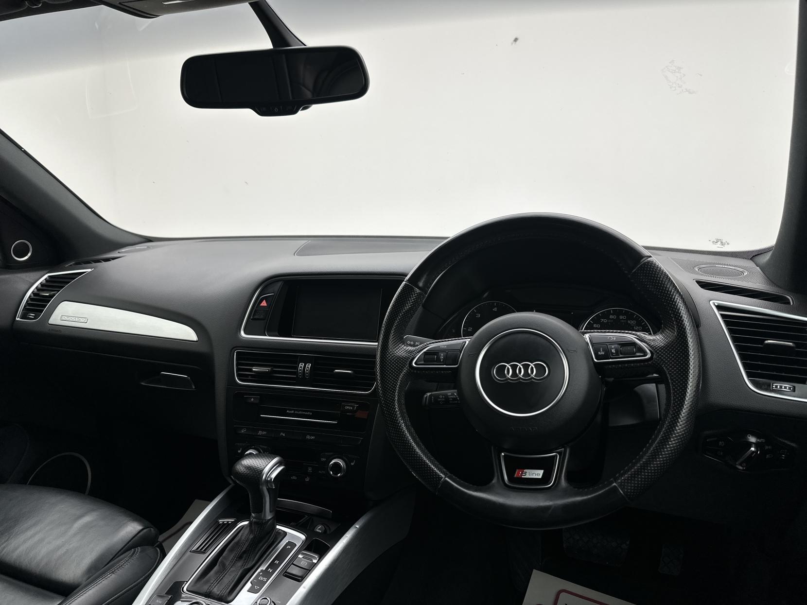 Audi Q5 2.0 TDI S line Plus SUV 5dr Diesel S Tronic quattro Euro 5 (s/s) (177 ps)