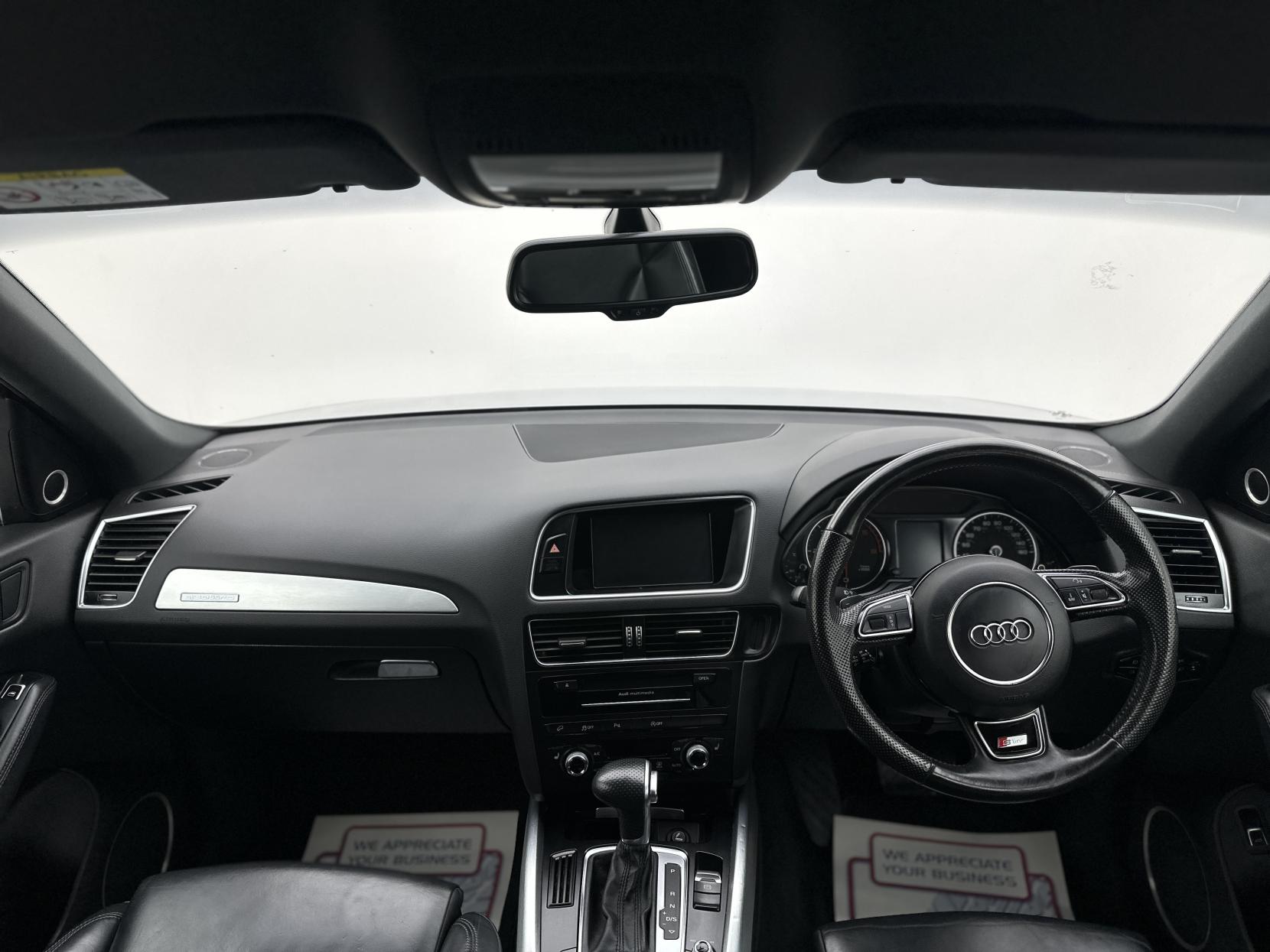 Audi Q5 2.0 TDI S line Plus SUV 5dr Diesel S Tronic quattro Euro 5 (s/s) (177 ps)