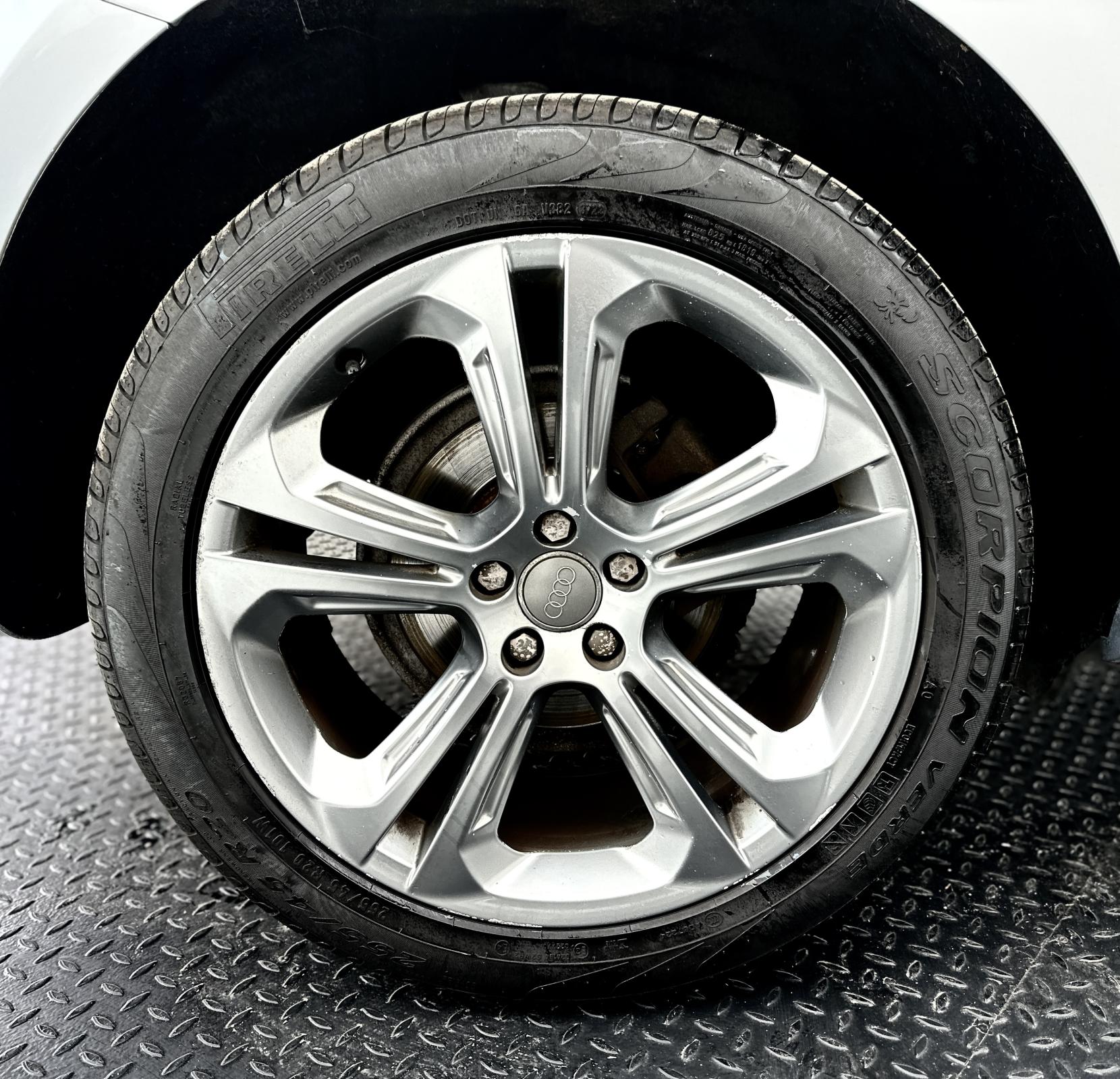 Audi Q5 2.0 TDI S line Plus SUV 5dr Diesel S Tronic quattro Euro 5 (s/s) (177 ps)