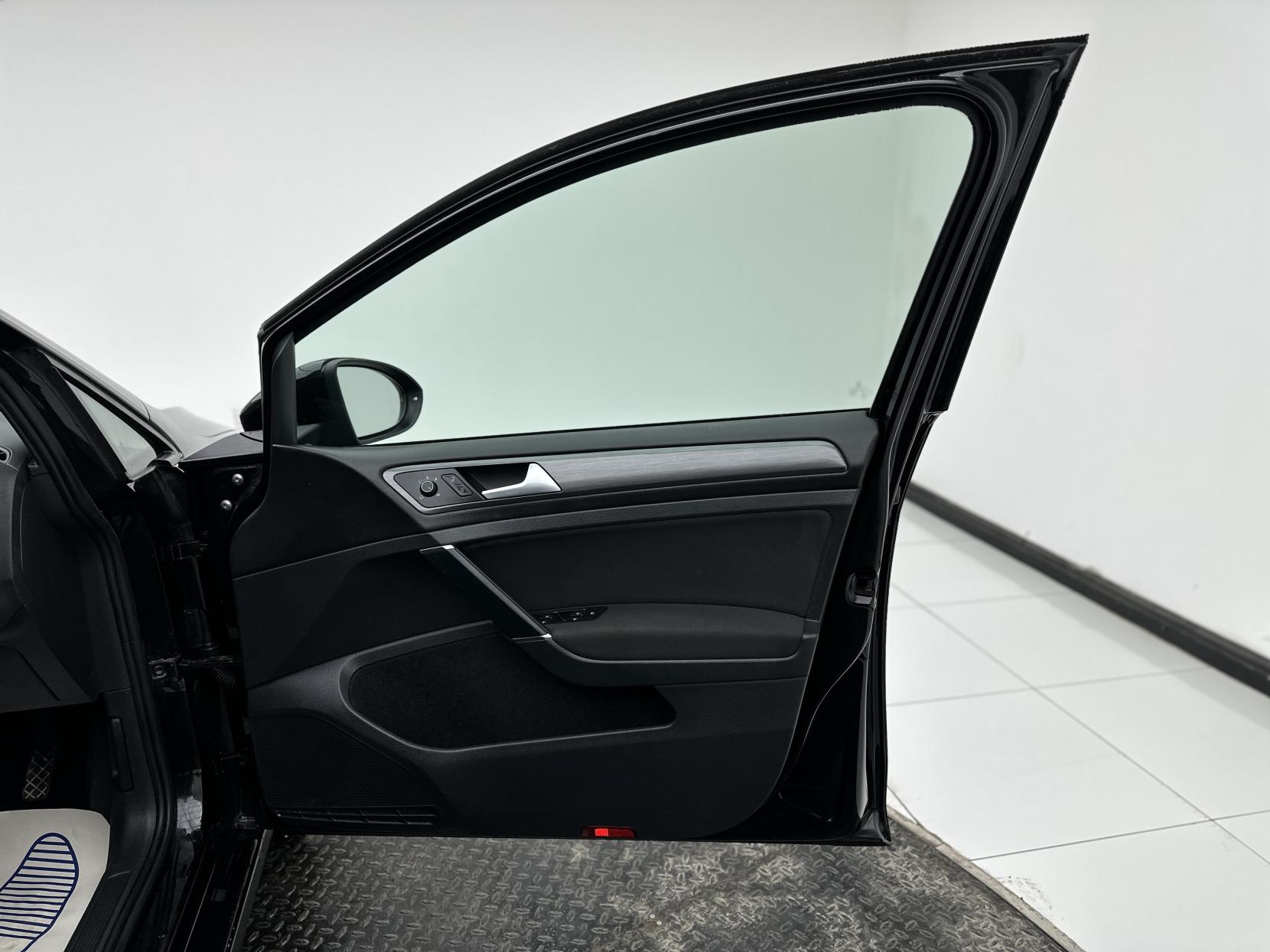 Volkswagen Golf 1.5 TSI EVO SE Nav Hatchback 5dr Petrol DSG Euro 6 (s/s) (130 ps)