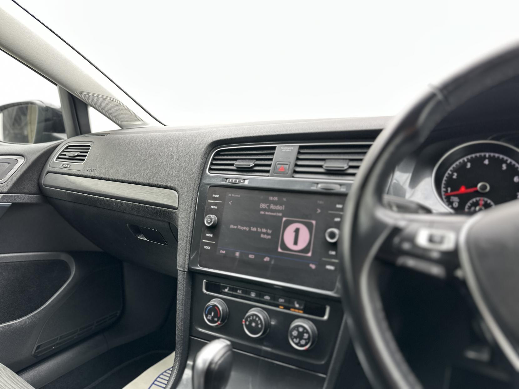 Volkswagen Golf 1.5 TSI EVO SE Nav Hatchback 5dr Petrol DSG Euro 6 (s/s) (130 ps)