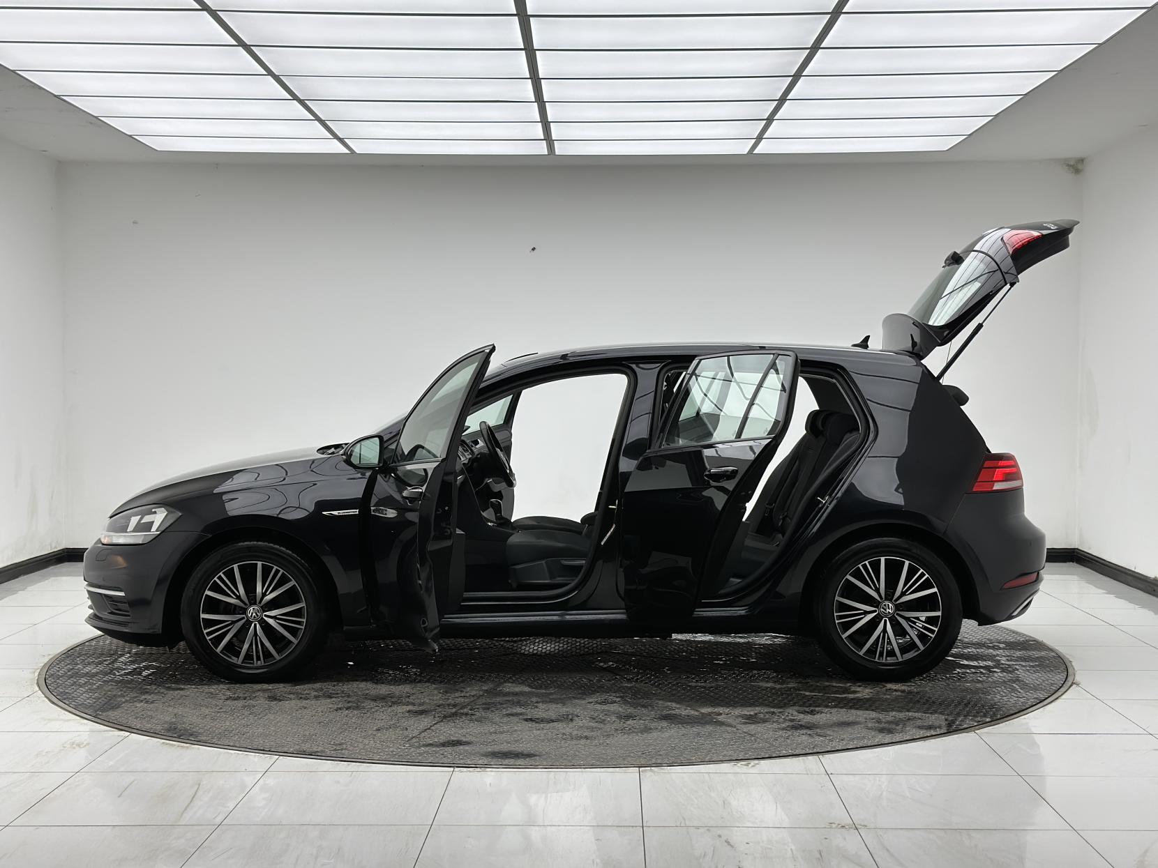 Volkswagen Golf 1.5 TSI EVO SE Nav Hatchback 5dr Petrol DSG Euro 6 (s/s) (130 ps)