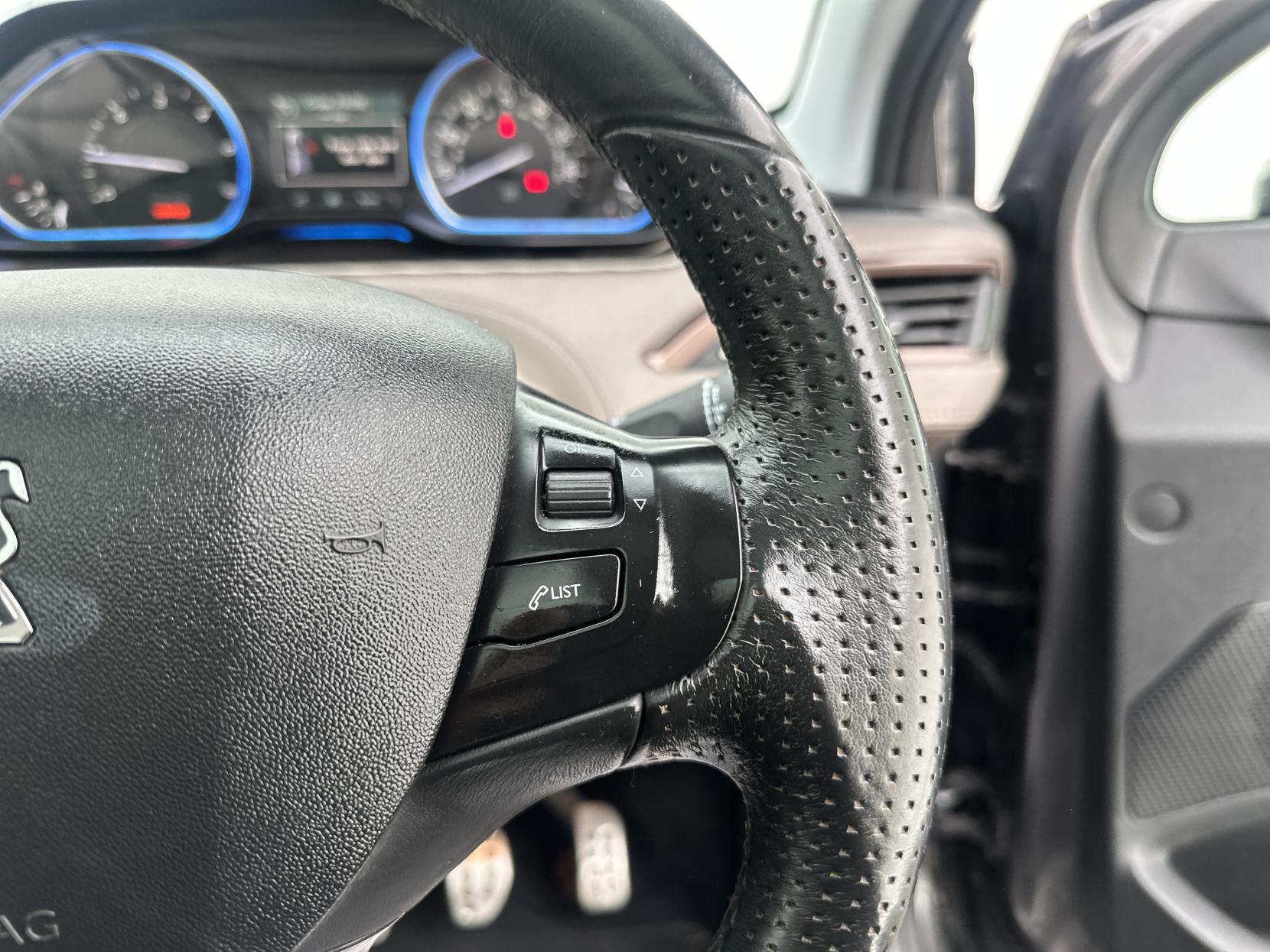 Peugeot 2008 1.6 e-HDi Feline SUV 5dr Diesel Manual Euro 5 (s/s) (Calima) (115 ps)