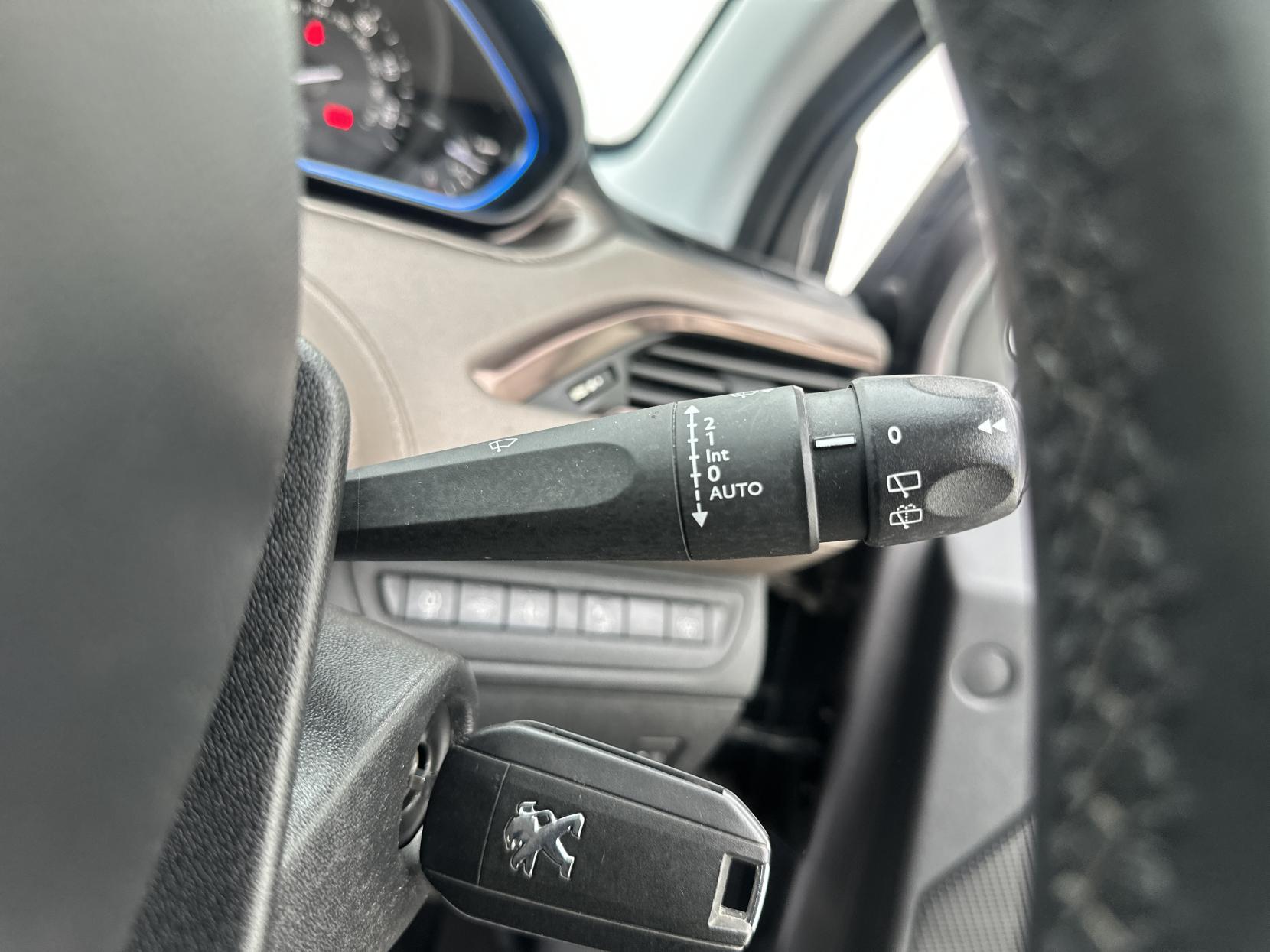 Peugeot 2008 1.6 e-HDi Feline SUV 5dr Diesel Manual Euro 5 (s/s) (Calima) (115 ps)