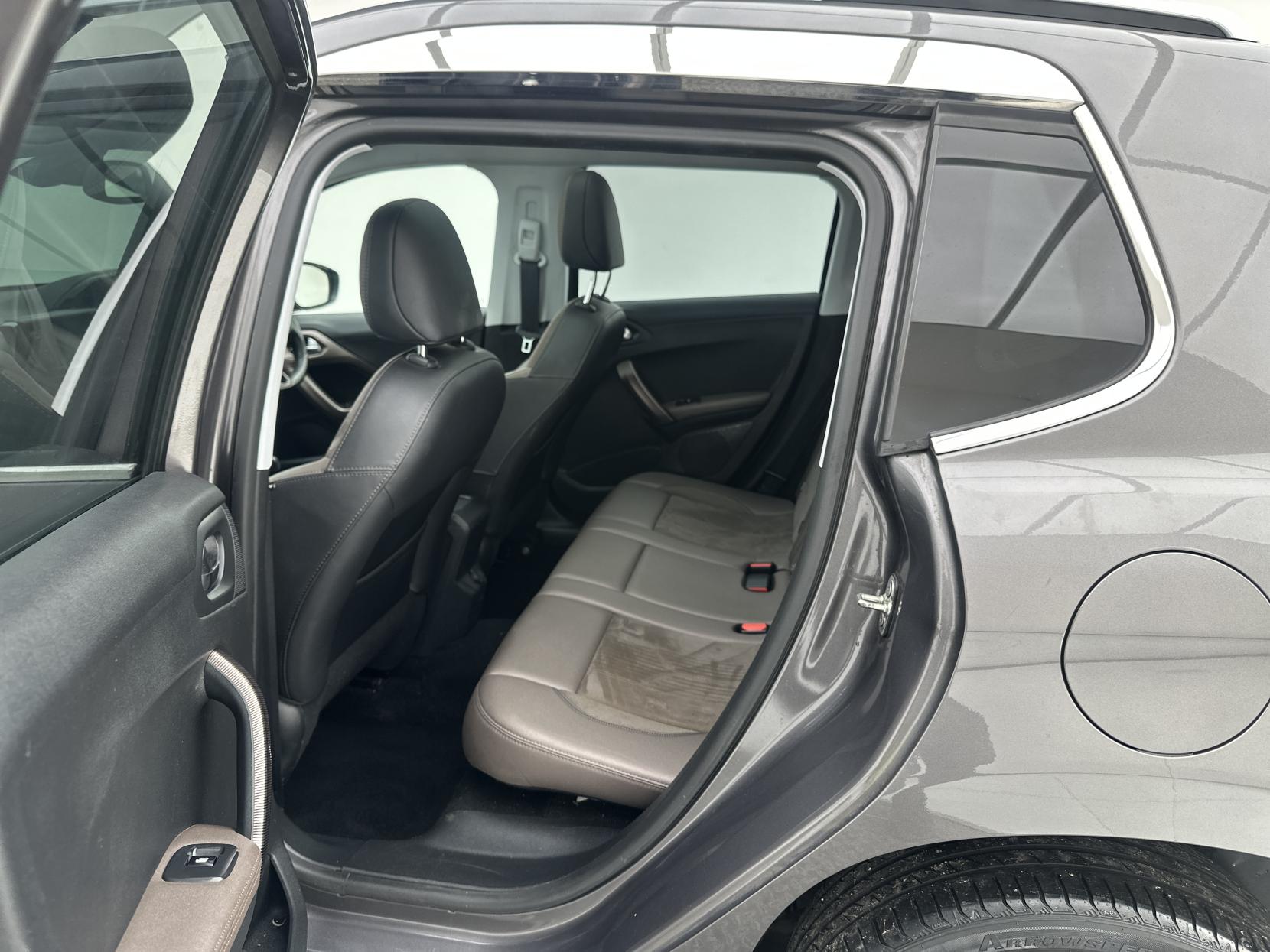 Peugeot 2008 1.6 e-HDi Feline SUV 5dr Diesel Manual Euro 5 (s/s) (Calima) (115 ps)