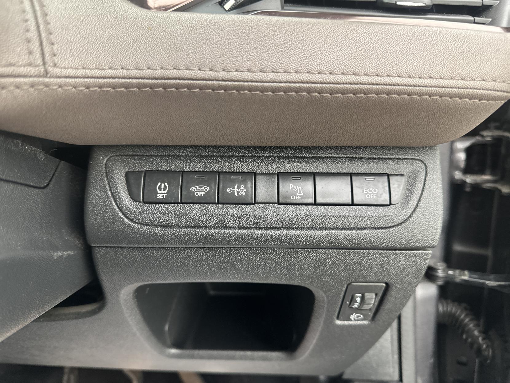 Peugeot 2008 1.6 e-HDi Feline SUV 5dr Diesel Manual Euro 5 (s/s) (Calima) (115 ps)