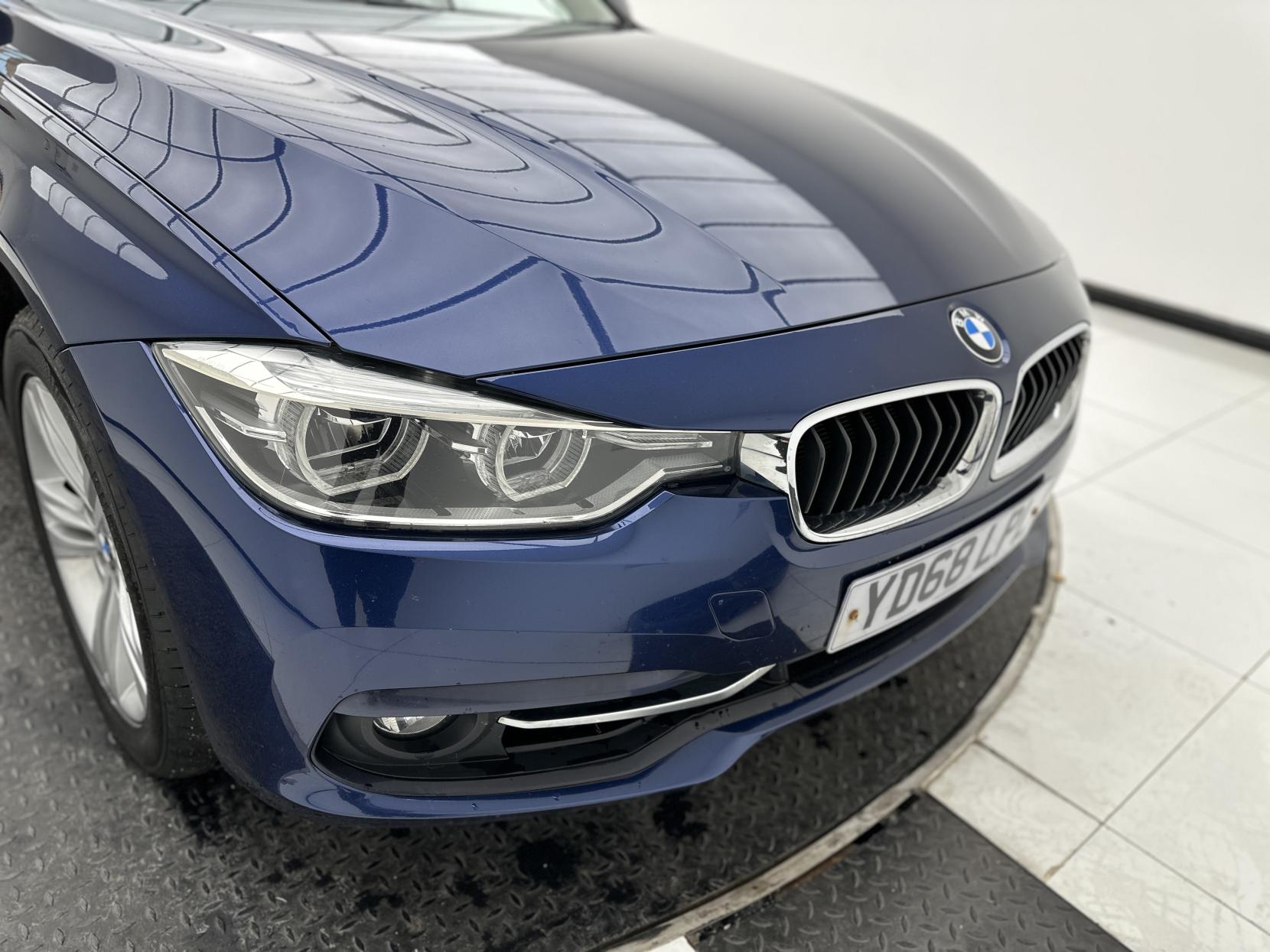 BMW 3 Series 1.5 318i Sport Saloon 4dr Petrol Auto Euro 6 (s/s) (136 ps)