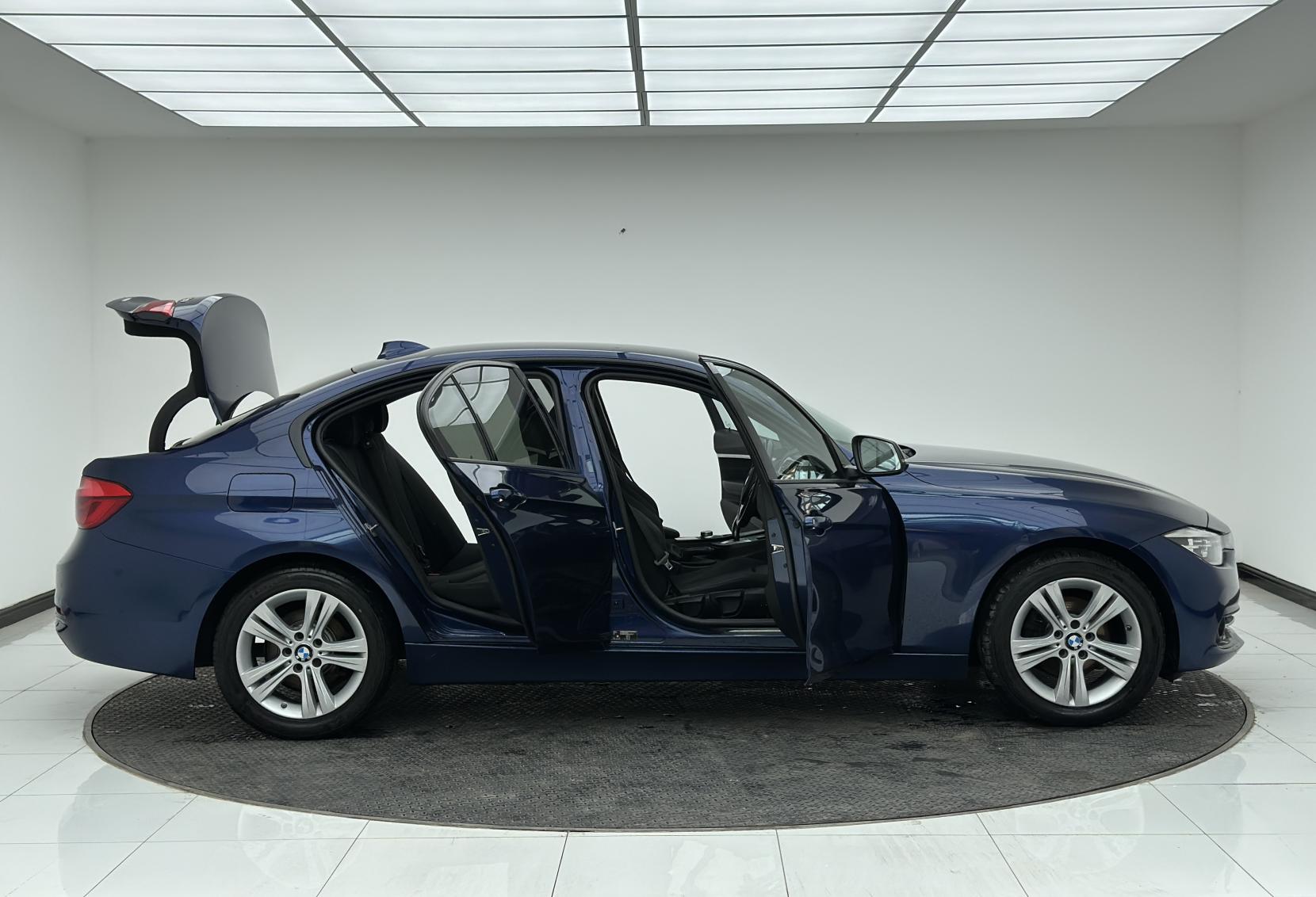 BMW 3 Series 1.5 318i Sport Saloon 4dr Petrol Auto Euro 6 (s/s) (136 ps)