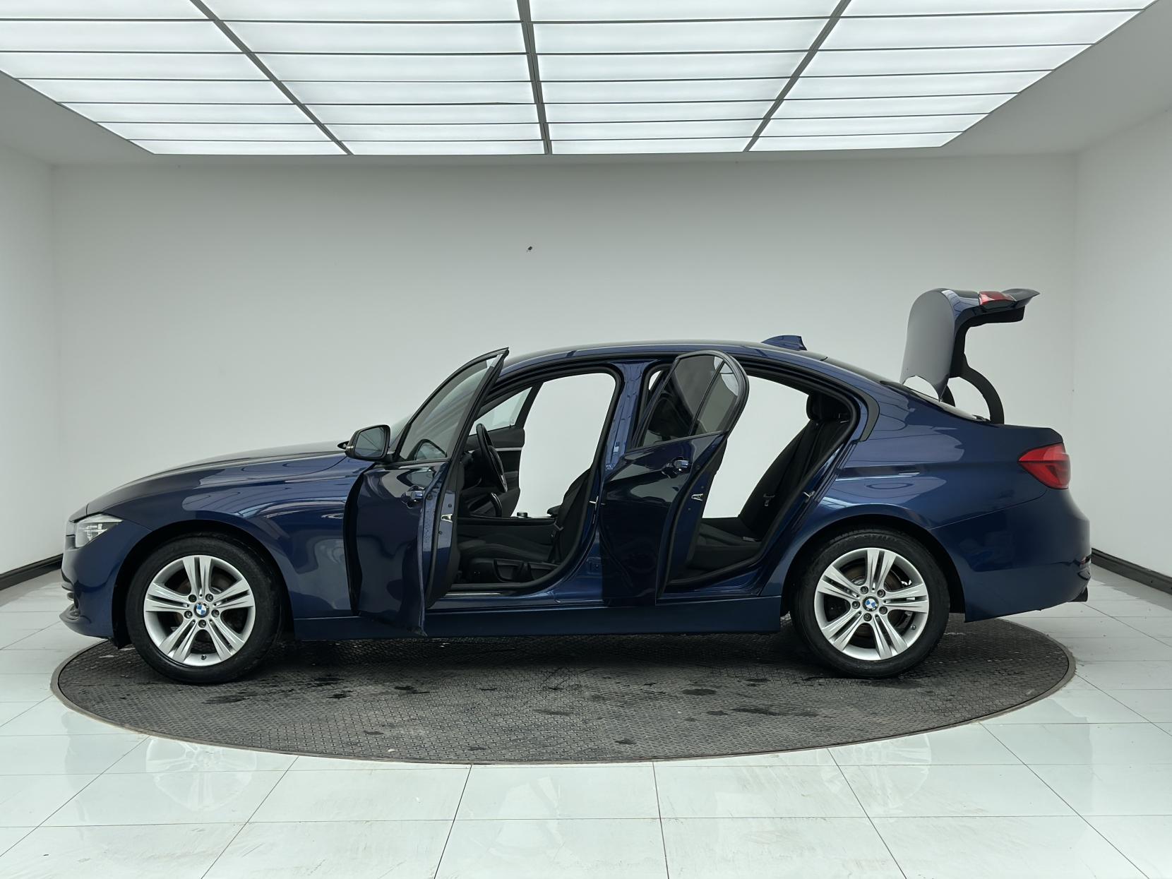 BMW 3 Series 1.5 318i Sport Saloon 4dr Petrol Auto Euro 6 (s/s) (136 ps)