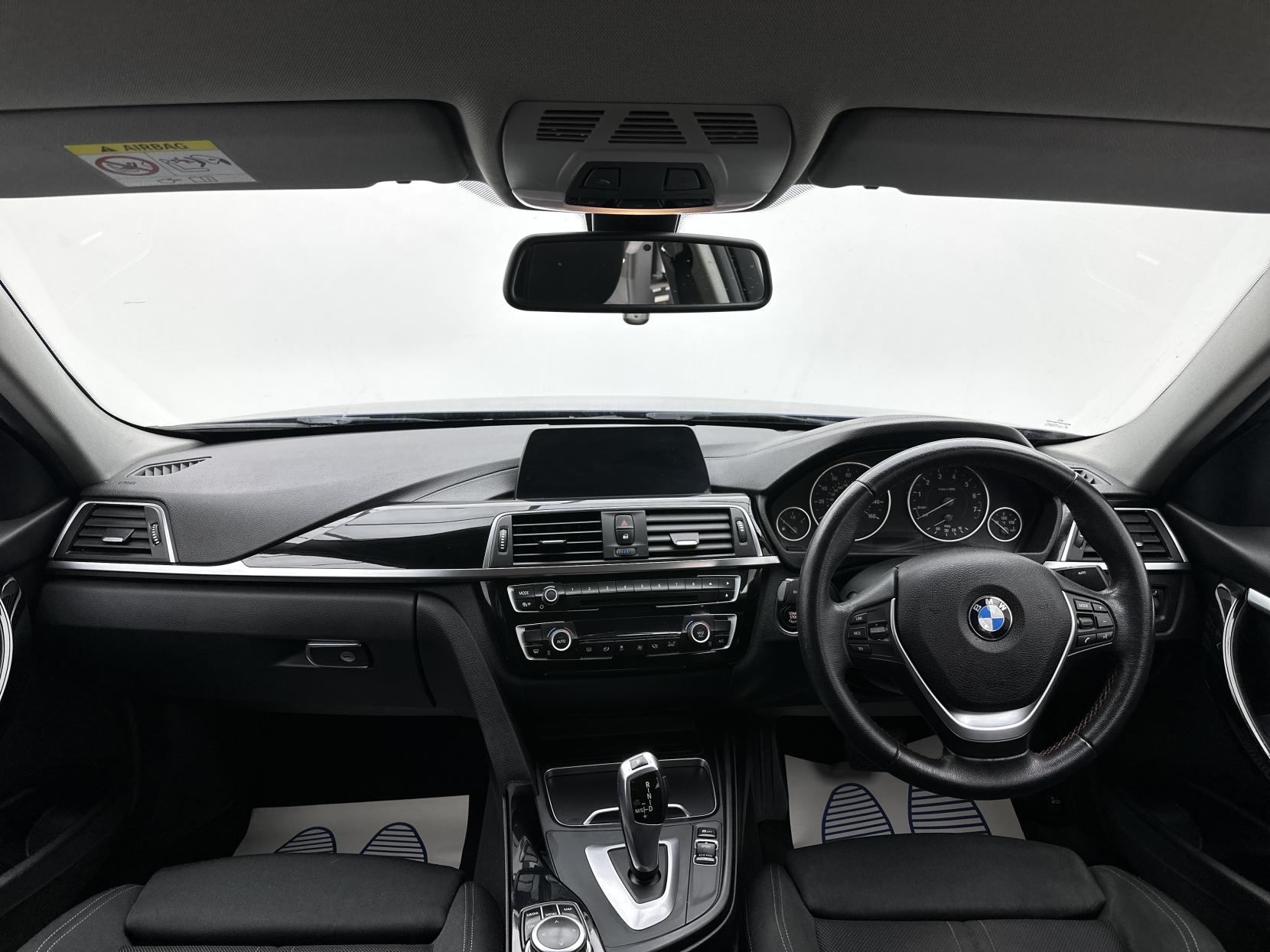 BMW 3 Series 1.5 318i Sport Saloon 4dr Petrol Auto Euro 6 (s/s) (136 ps)