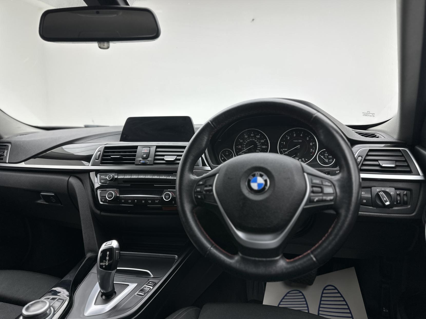 BMW 3 Series 1.5 318i Sport Saloon 4dr Petrol Auto Euro 6 (s/s) (136 ps)