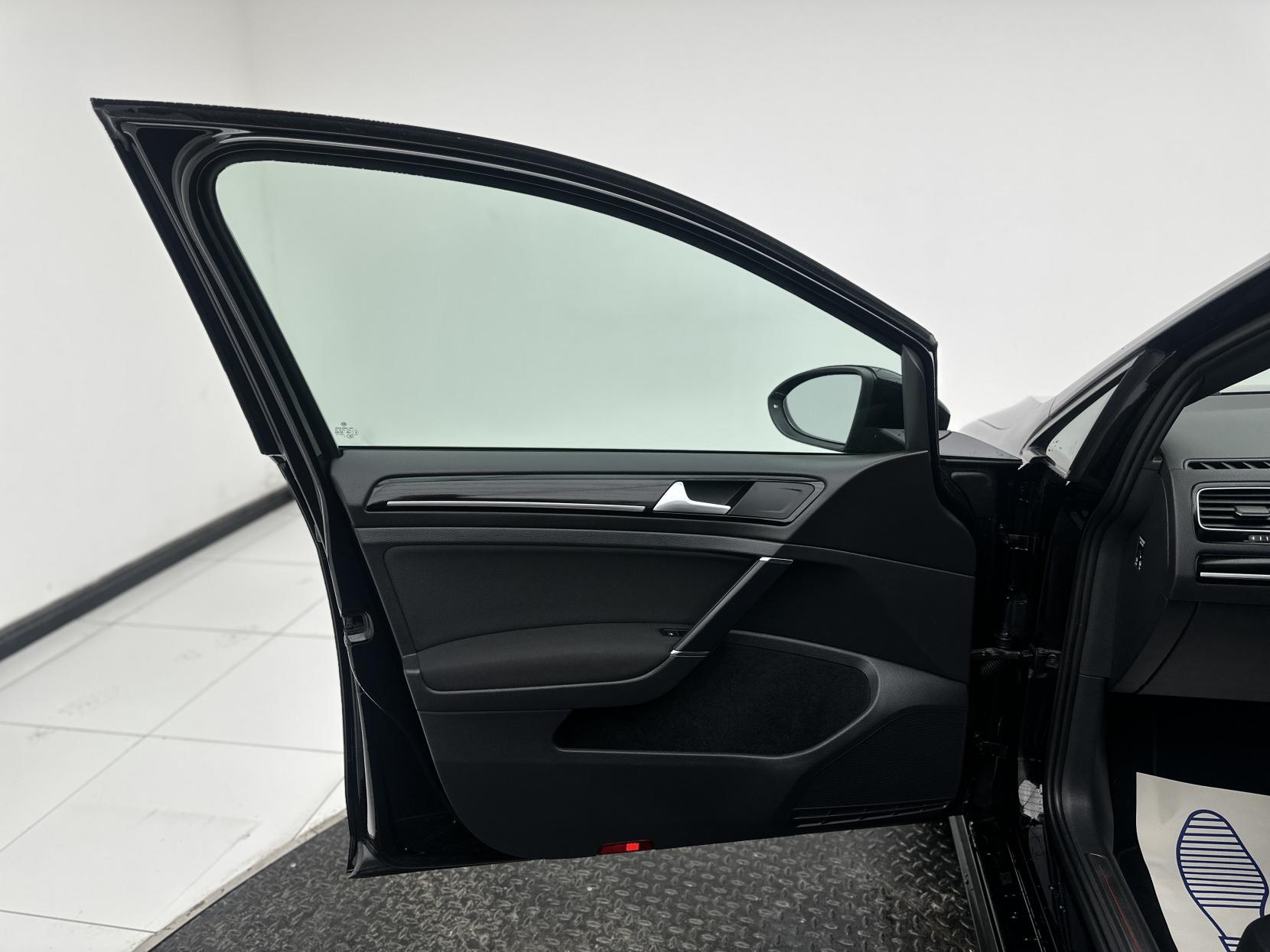 Volkswagen Golf 2.0 TSI BlueMotion Tech GTI Hatchback 5dr Petrol DSG Euro 6 (s/s) (220 ps)