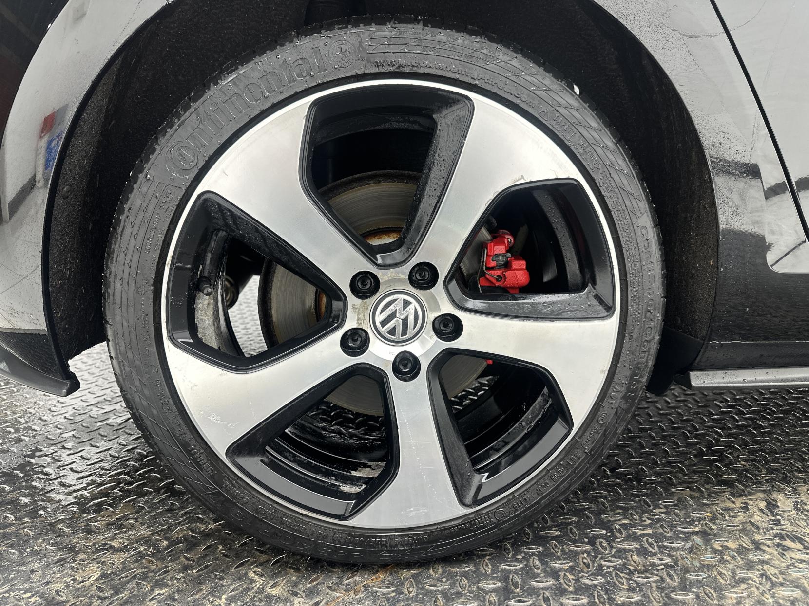 Volkswagen Golf 2.0 TSI BlueMotion Tech GTI Hatchback 5dr Petrol DSG Euro 6 (s/s) (220 ps)