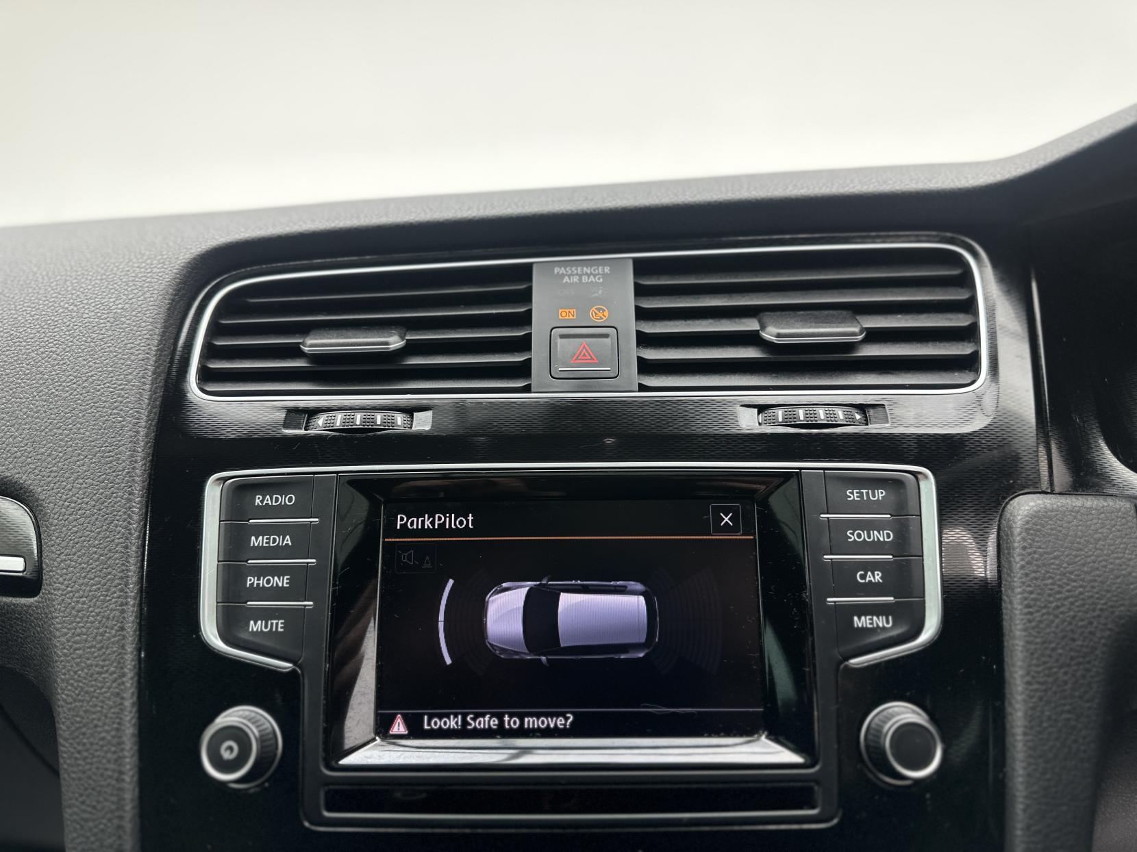 Volkswagen Golf 2.0 TSI BlueMotion Tech GTI Hatchback 5dr Petrol DSG Euro 6 (s/s) (220 ps)