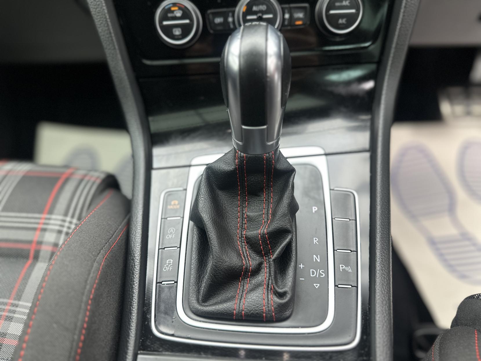 Volkswagen Golf 2.0 TSI BlueMotion Tech GTI Hatchback 5dr Petrol DSG Euro 6 (s/s) (220 ps)