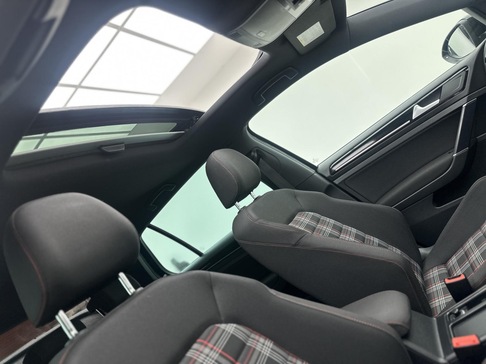 Volkswagen Golf 2.0 TSI BlueMotion Tech GTI Hatchback 5dr Petrol DSG Euro 6 (s/s) (220 ps)