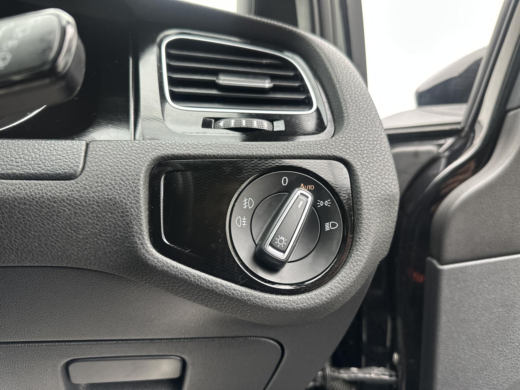 Volkswagen Golf 2.0 TSI BlueMotion Tech GTI Hatchback 5dr Petrol DSG Euro 6 (s/s) (220 ps)