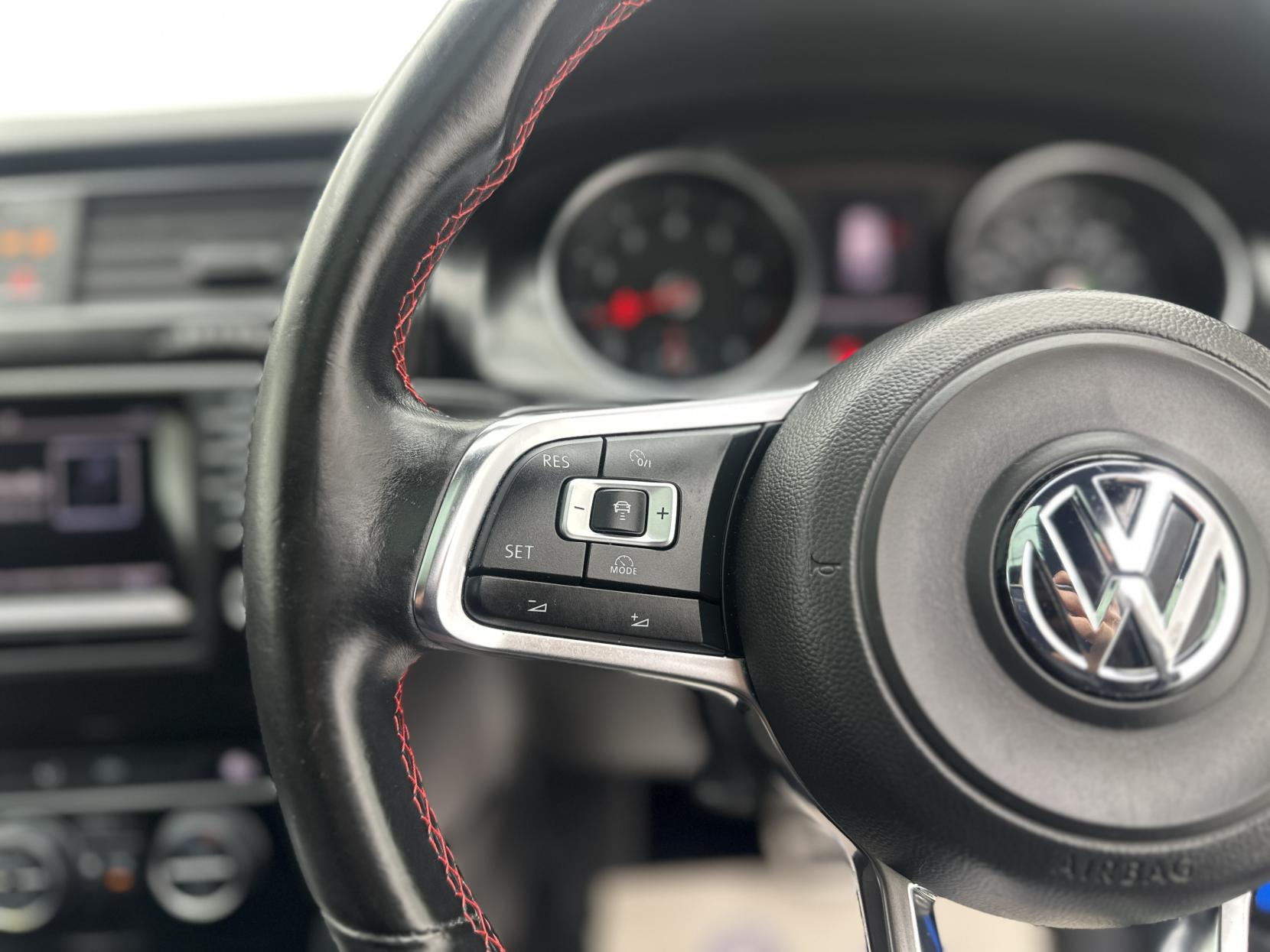 Volkswagen Golf 2.0 TSI BlueMotion Tech GTI Hatchback 5dr Petrol DSG Euro 6 (s/s) (220 ps)