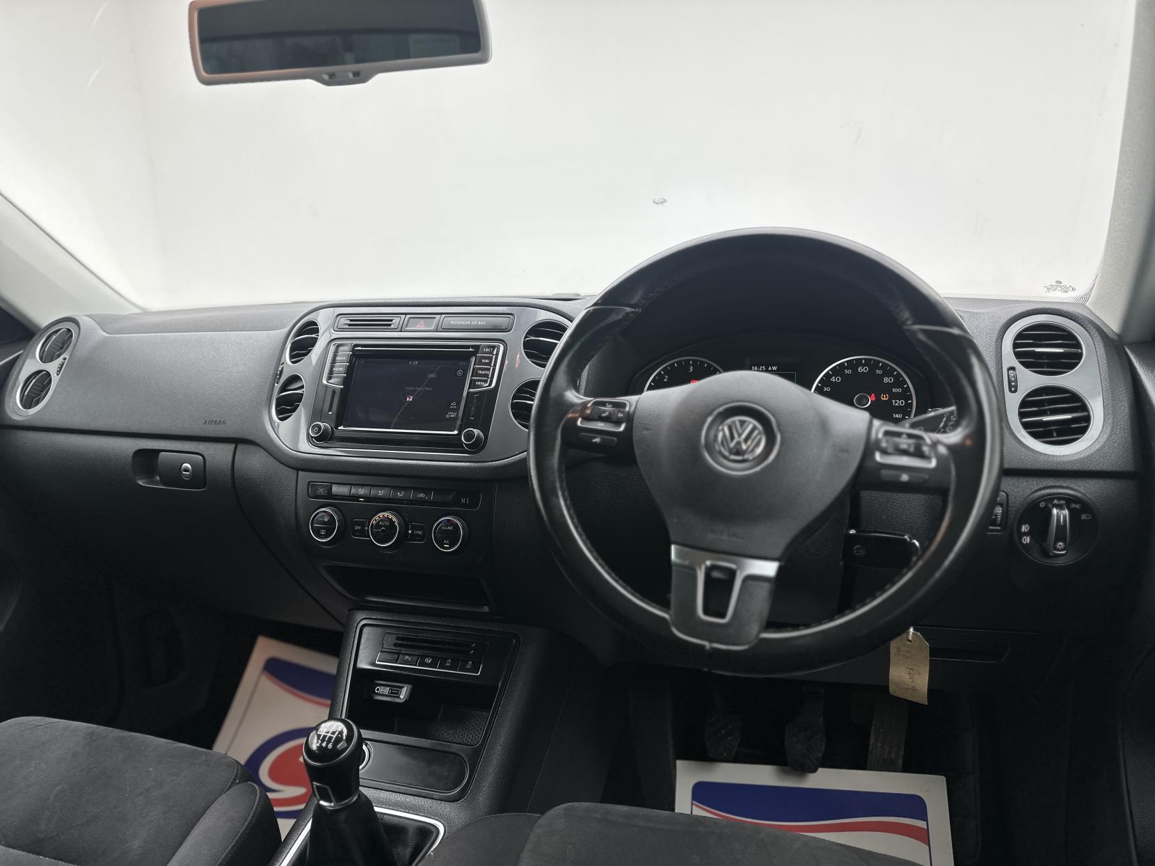 Volkswagen Tiguan 2.0 TDI BlueMotion Tech Match SUV 5dr Diesel Manual 2WD Euro 6 (s/s) (150 ps)