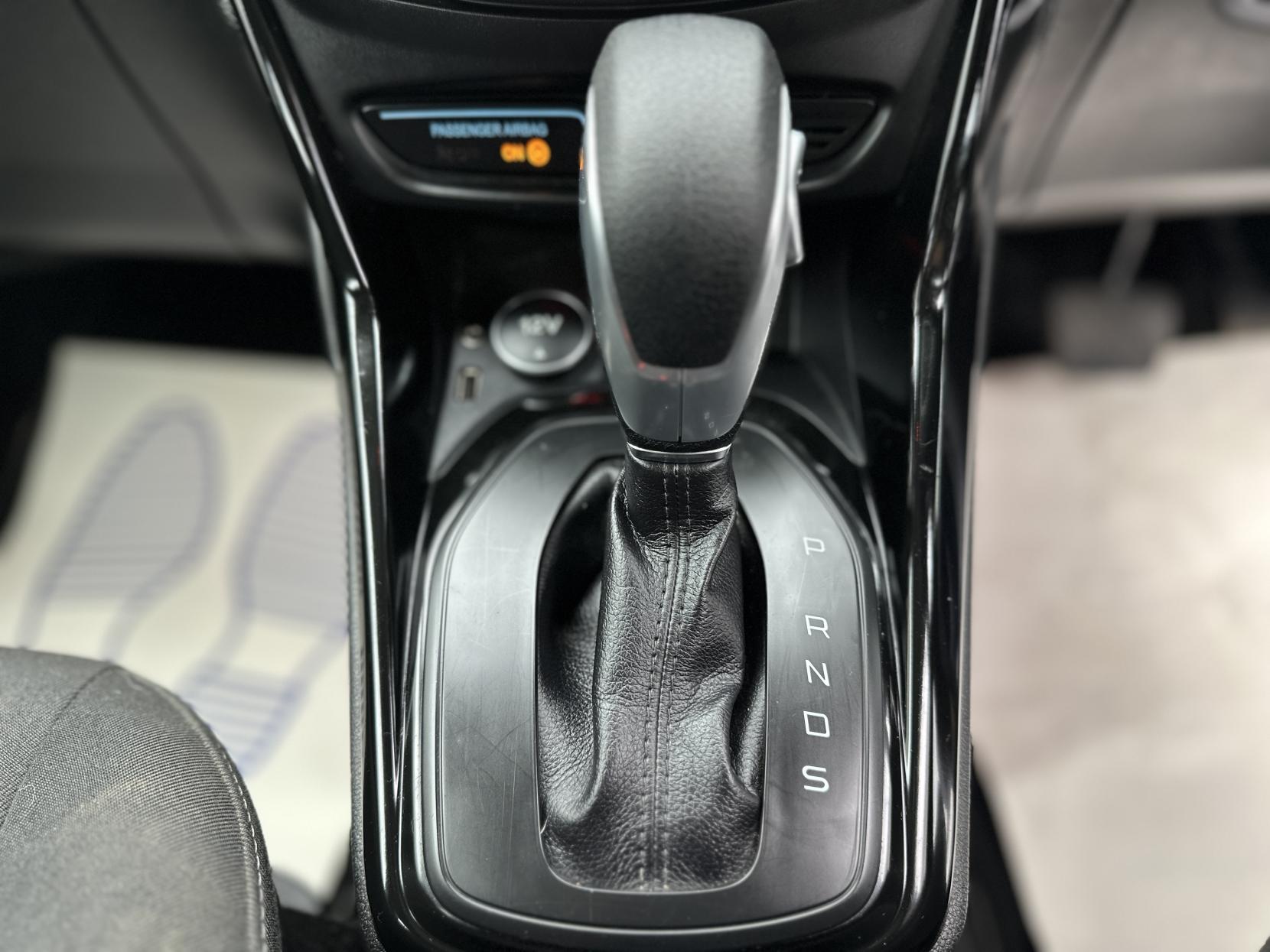 Ford B-Max 1.6 Titanium Navigator MPV 5dr Petrol Powershift Euro 6 (105 ps)