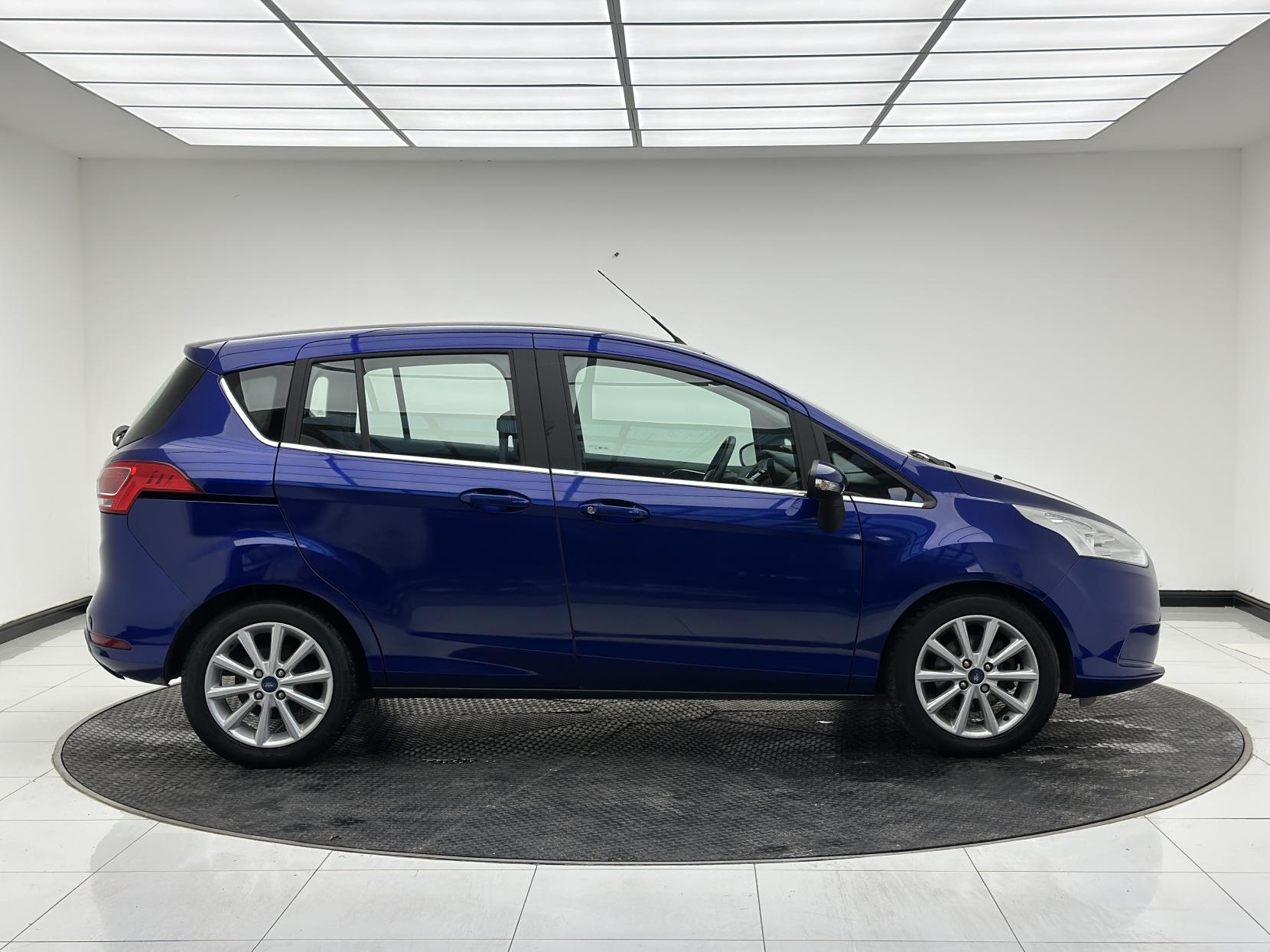Ford B-Max 1.6 Titanium Navigator MPV 5dr Petrol Powershift Euro 6 (105 ps)
