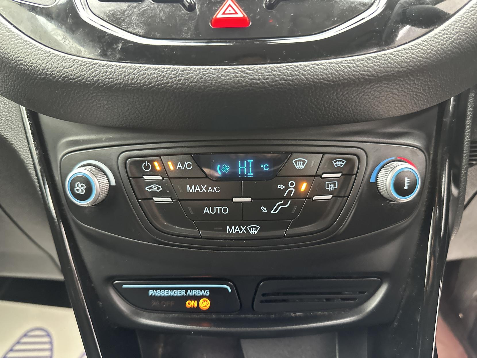 Ford B-Max 1.6 Titanium Navigator MPV 5dr Petrol Powershift Euro 6 (105 ps)