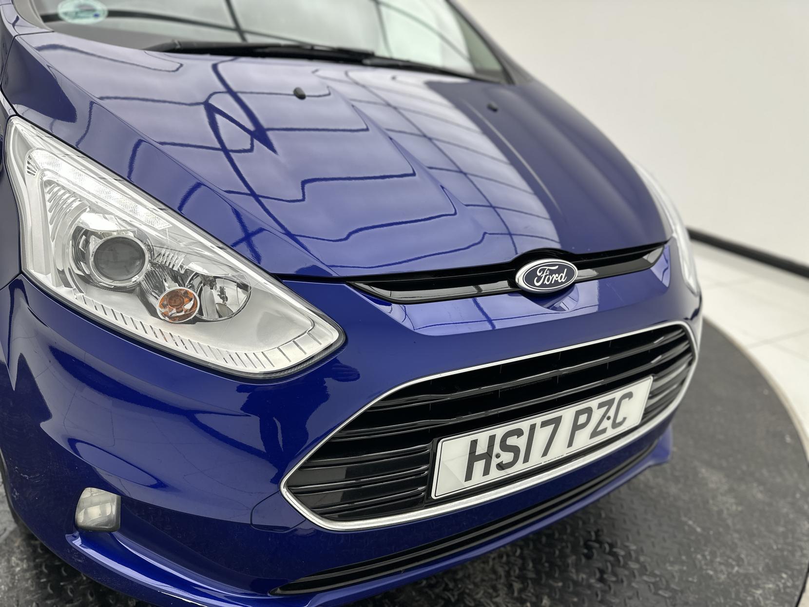 Ford B-Max 1.6 Titanium Navigator MPV 5dr Petrol Powershift Euro 6 (105 ps)