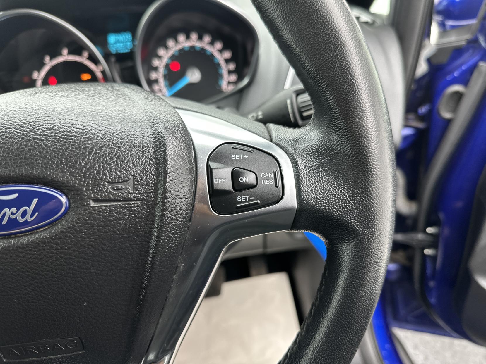 Ford B-Max 1.6 Titanium Navigator MPV 5dr Petrol Powershift Euro 6 (105 ps)