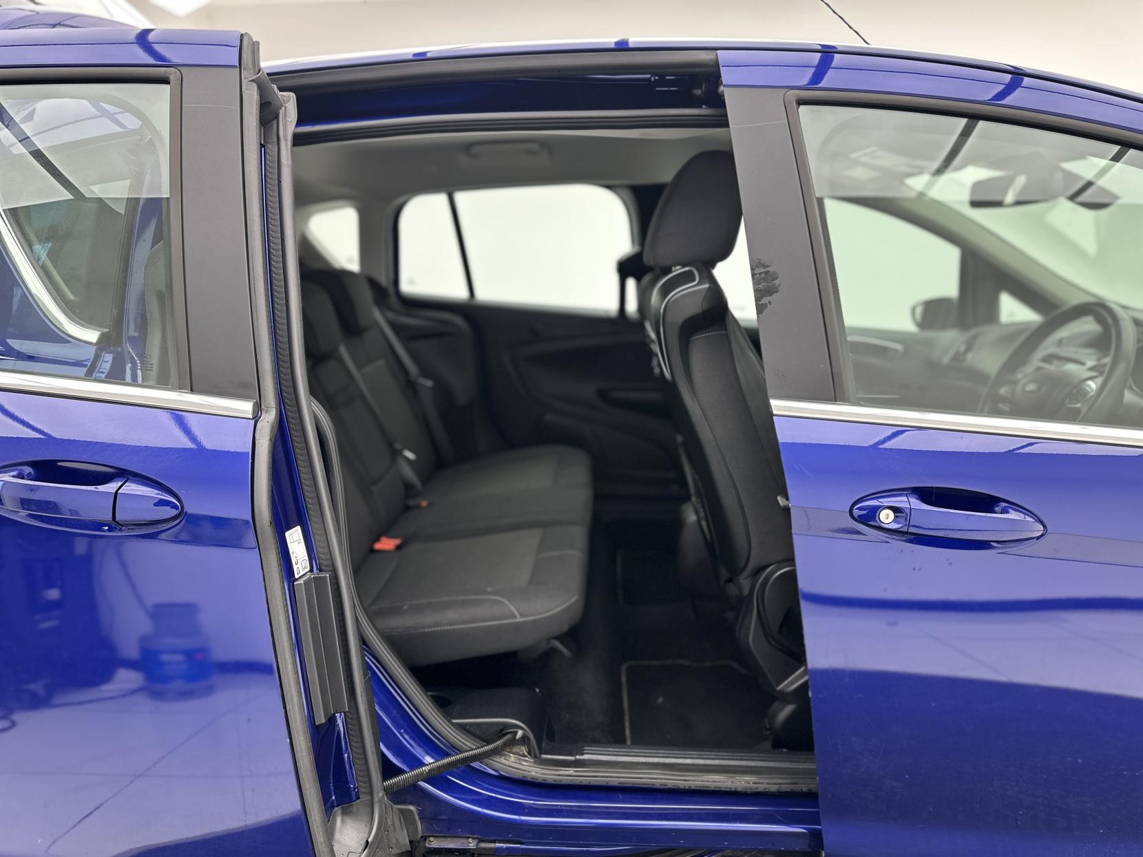 Ford B-Max 1.6 Titanium Navigator MPV 5dr Petrol Powershift Euro 6 (105 ps)