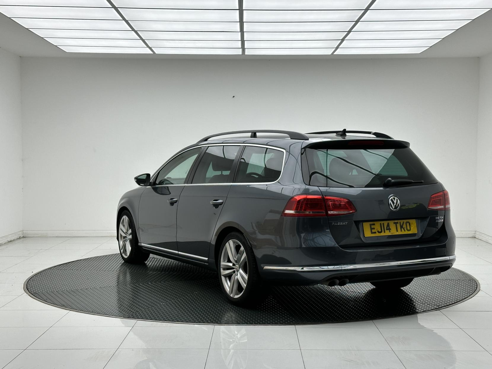 Volkswagen Passat 2.0 TDI BlueMotion Tech Executive Style Estate 5dr Diesel DSG Euro 5 (s/s) (140 ps)