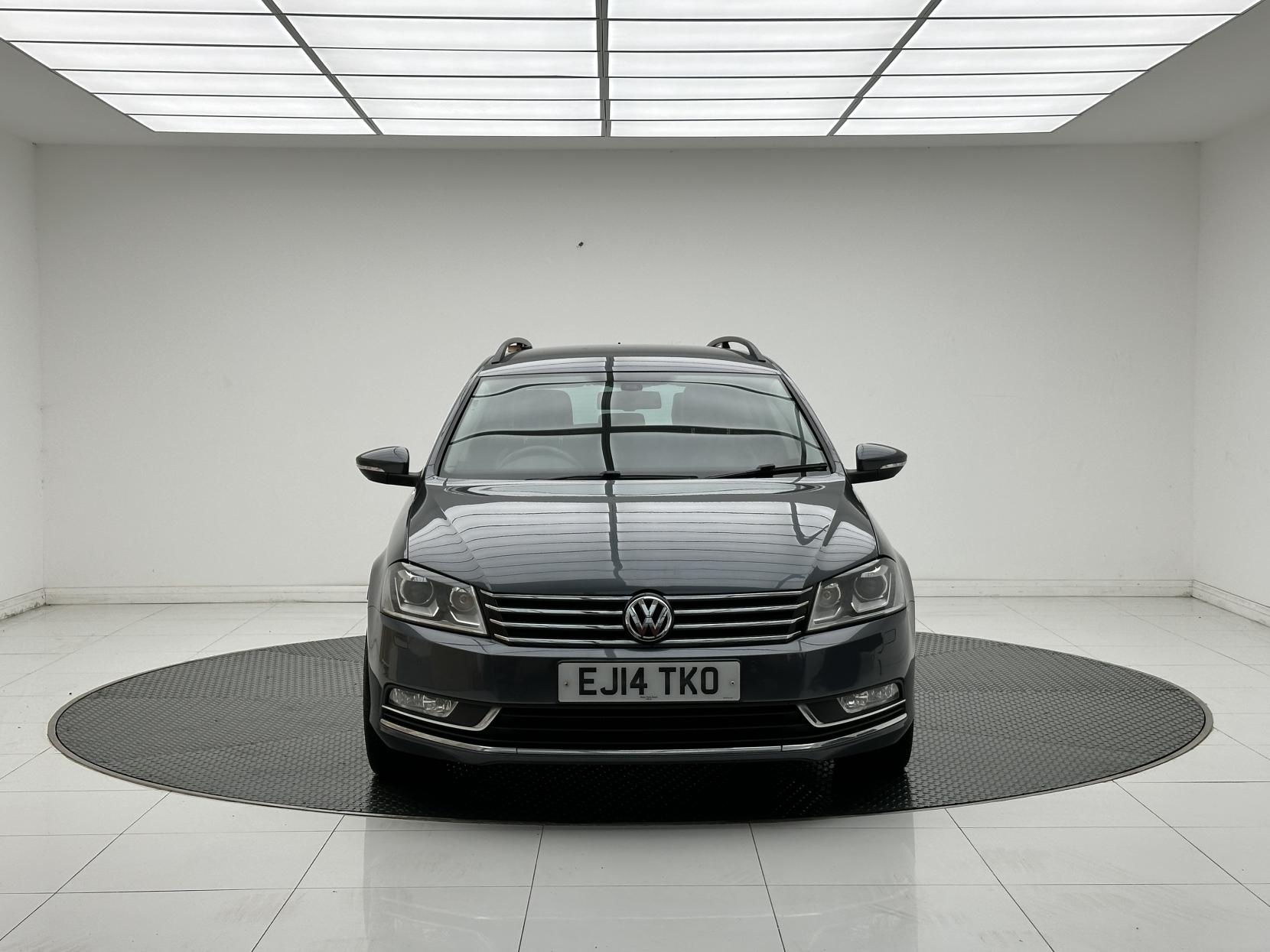 Volkswagen Passat 2.0 TDI BlueMotion Tech Executive Style Estate 5dr Diesel DSG Euro 5 (s/s) (140 ps)