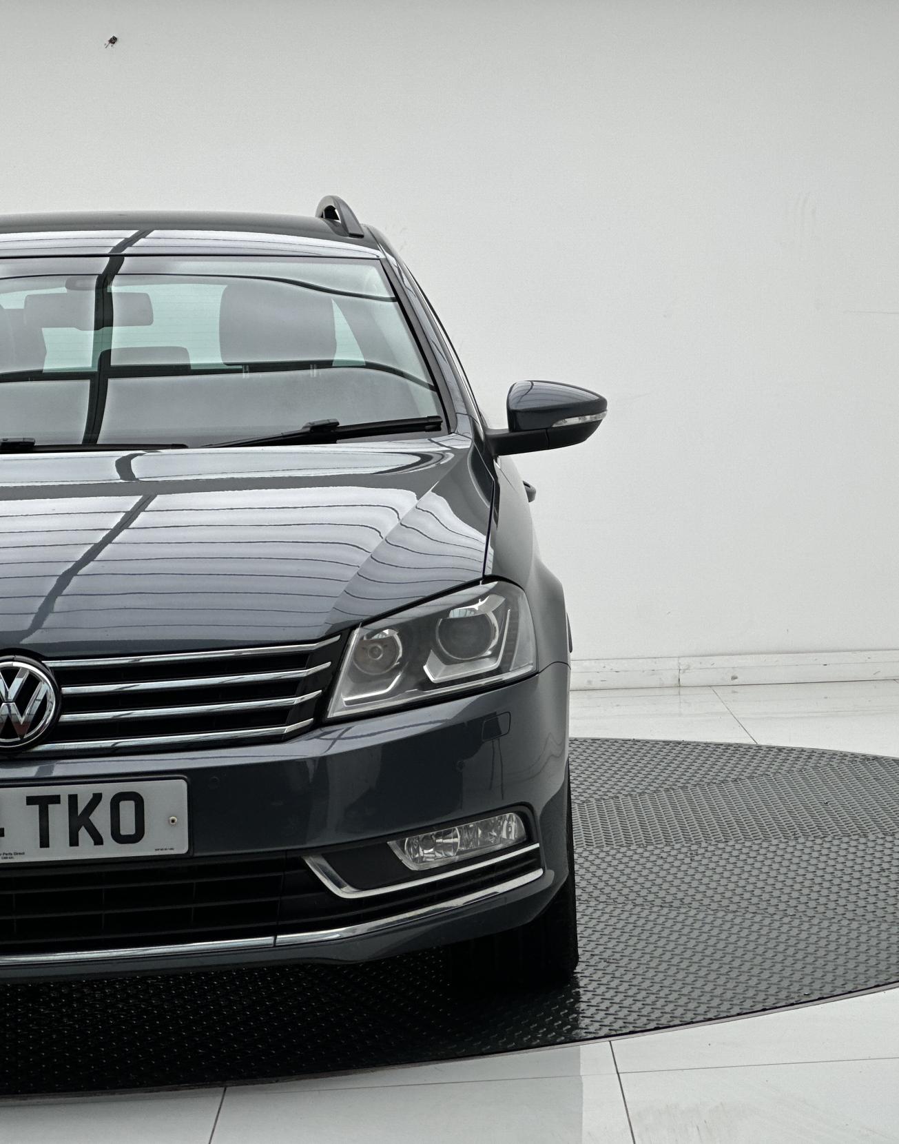 Volkswagen Passat 2.0 TDI BlueMotion Tech Executive Style Estate 5dr Diesel DSG Euro 5 (s/s) (140 ps)